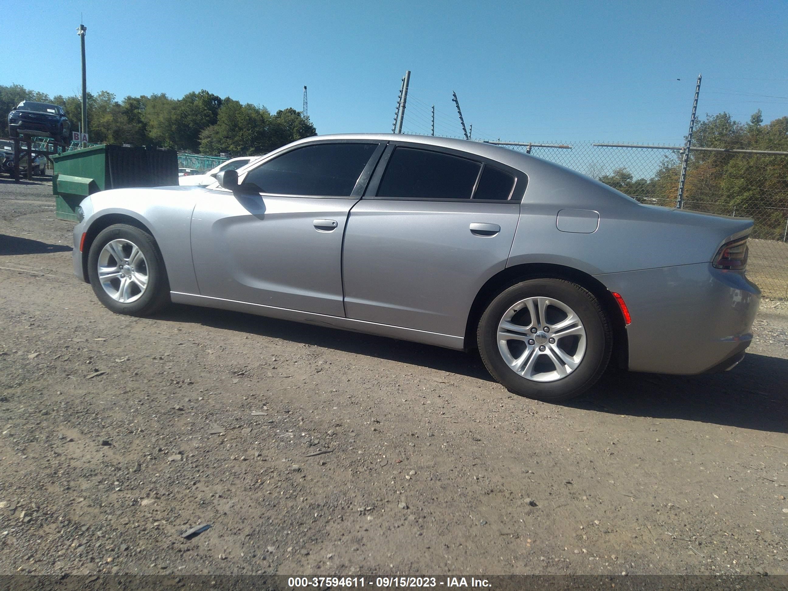 Photo 2 VIN: 2C3CDXBG1FH897441 - DODGE CHARGER 