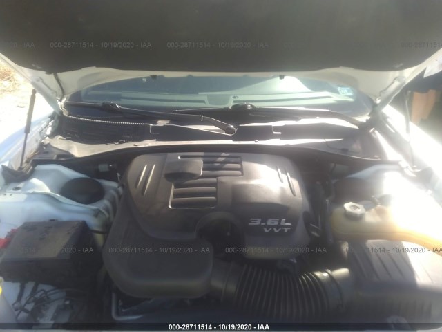 Photo 9 VIN: 2C3CDXBG1GH103216 - DODGE CHARGER 