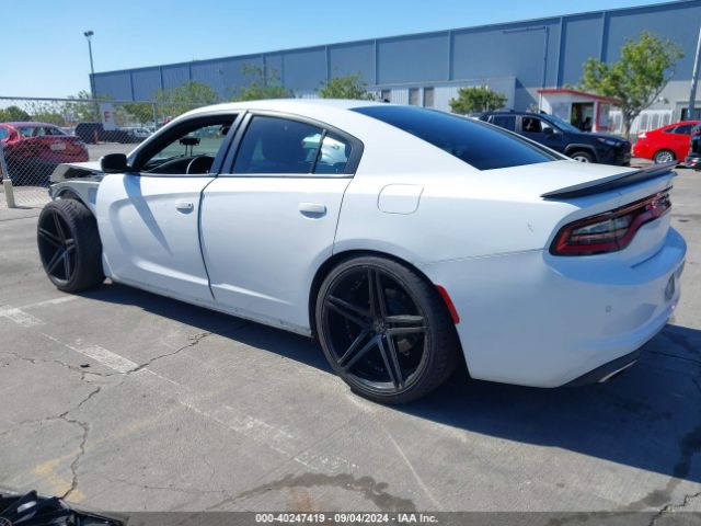 Photo 2 VIN: 2C3CDXBG1KH615700 - DODGE CHARGER 