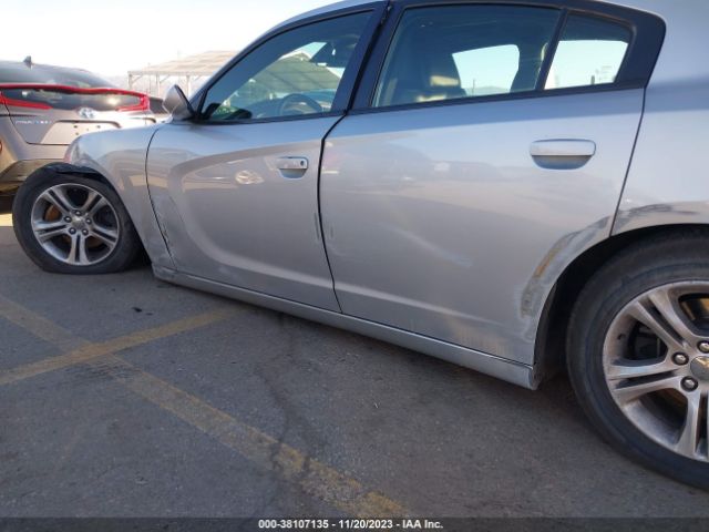 Photo 5 VIN: 2C3CDXBG1KH696293 - DODGE CHARGER 