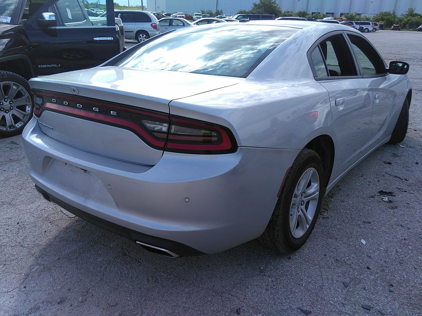 Photo 3 VIN: 2C3CDXBG1LH116509 - DODGE CHARGER 4X2 V6 