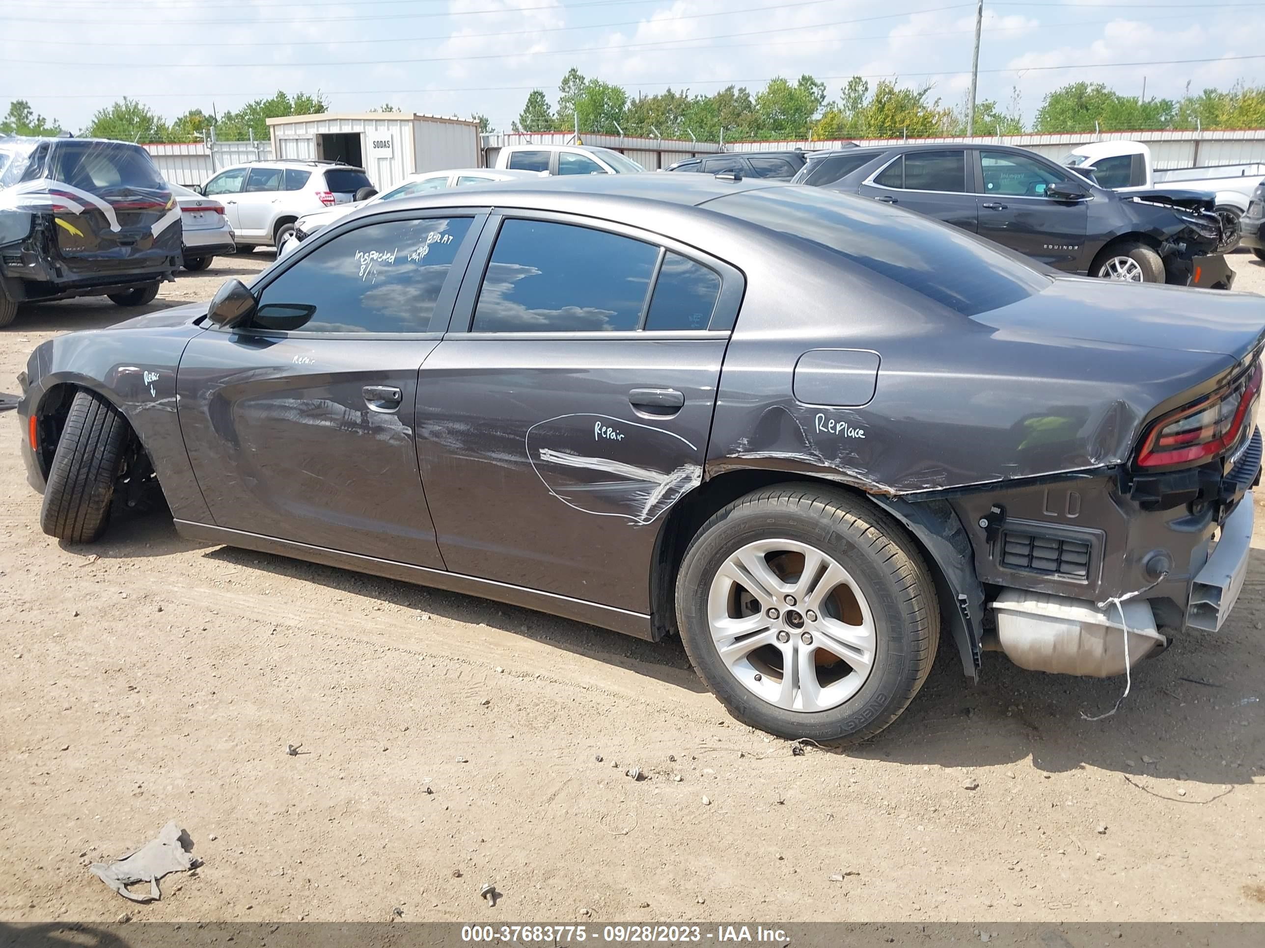 Photo 13 VIN: 2C3CDXBG1MH642236 - DODGE CHARGER 