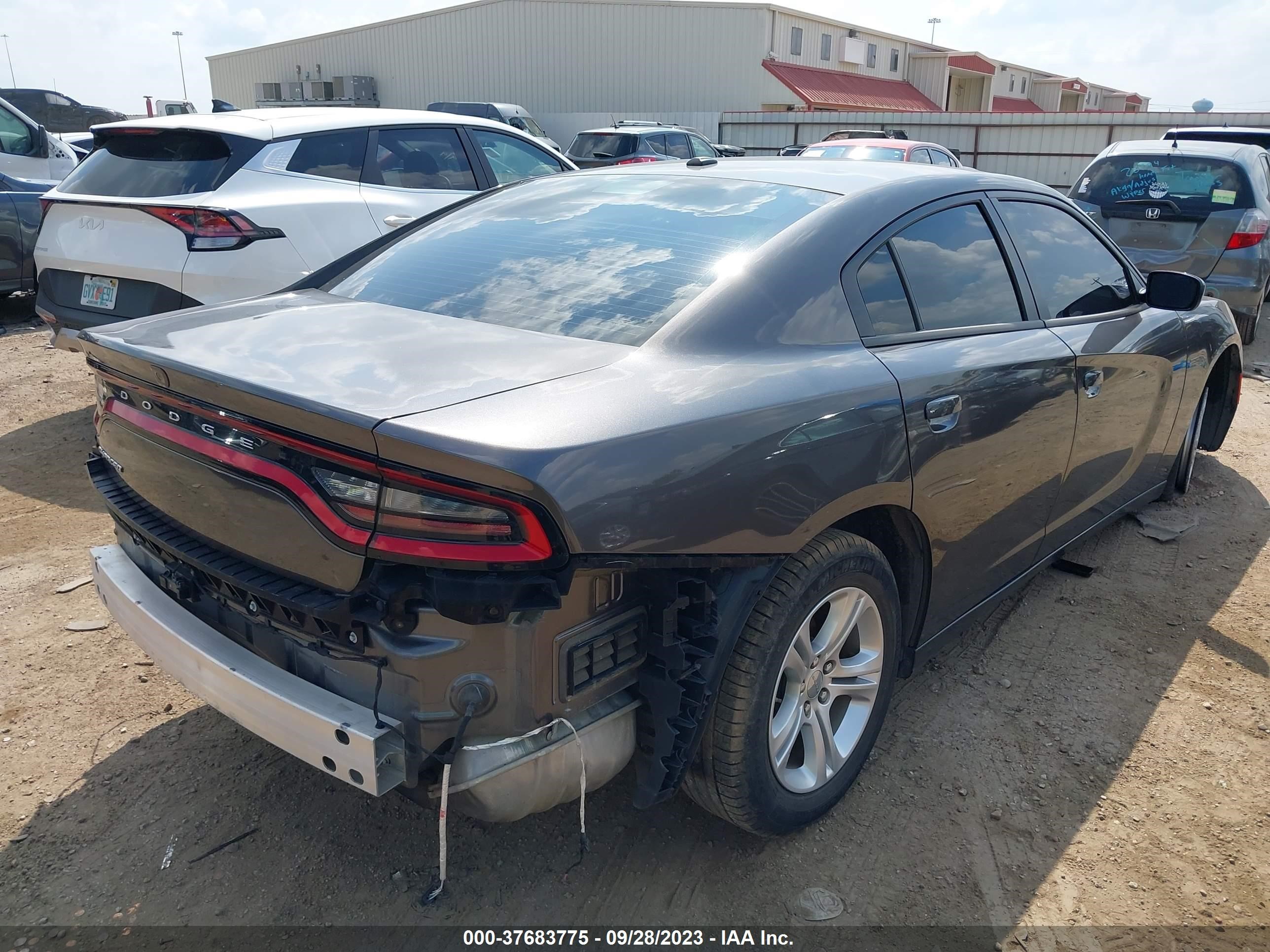 Photo 3 VIN: 2C3CDXBG1MH642236 - DODGE CHARGER 