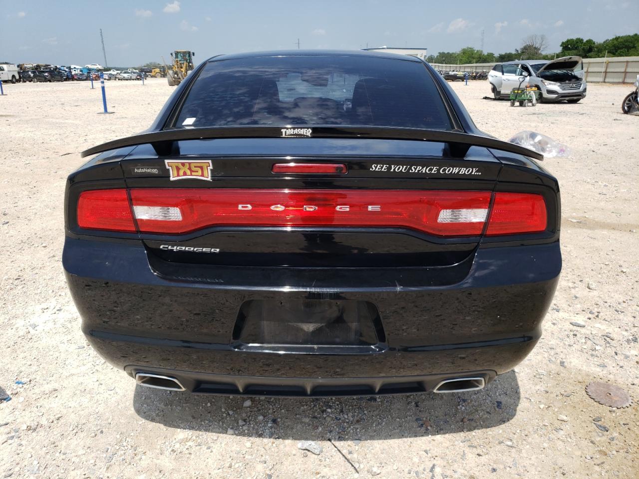 Photo 5 VIN: 2C3CDXBG2EH145536 - DODGE CHARGER 