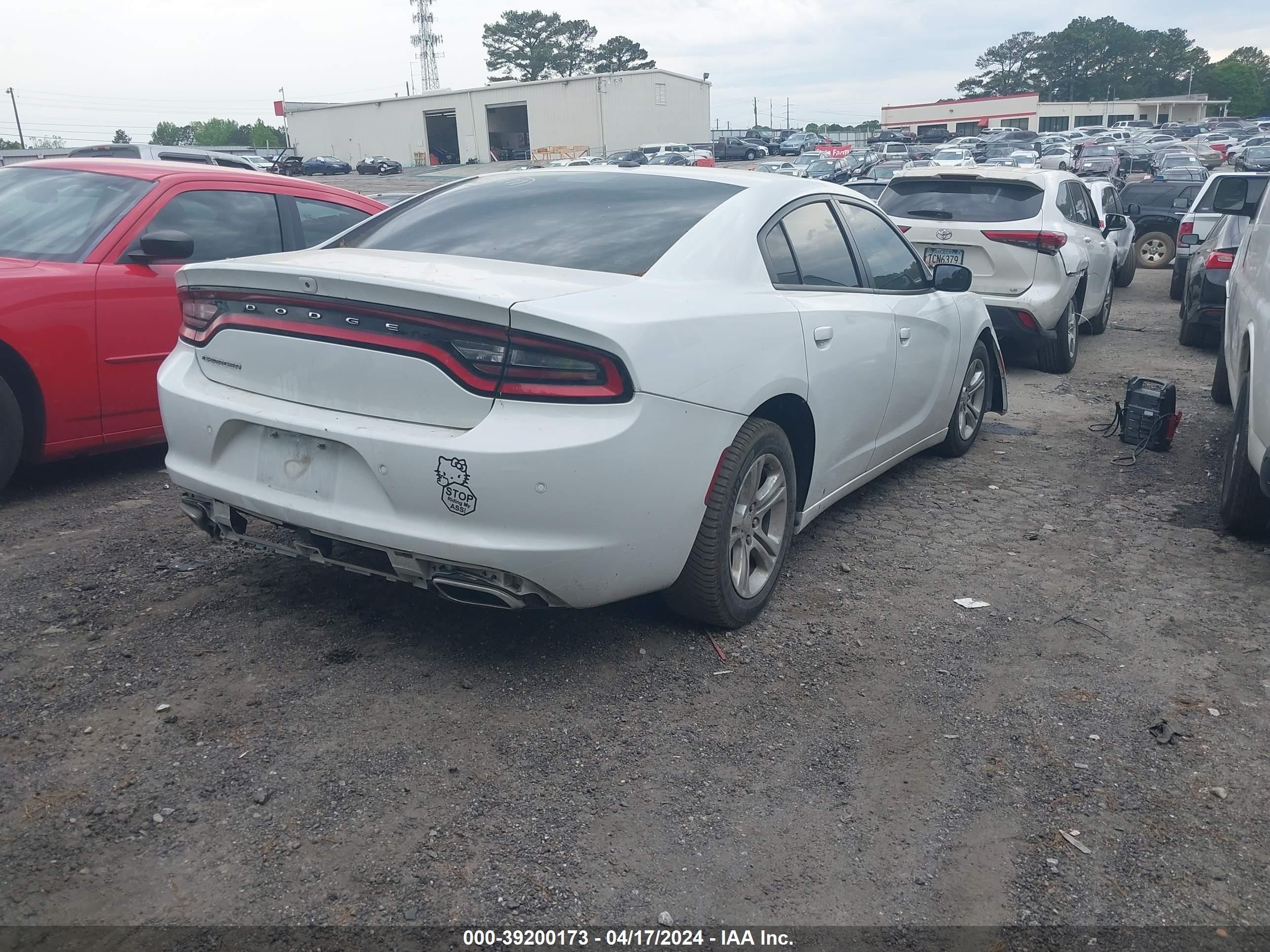 Photo 3 VIN: 2C3CDXBG2KH636636 - DODGE CHARGER 