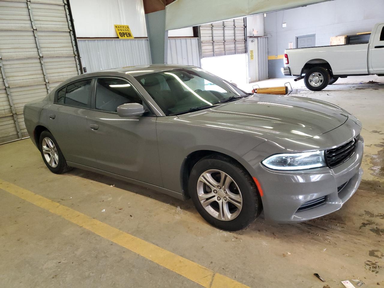 Photo 3 VIN: 2C3CDXBG2KH736624 - DODGE CHARGER 