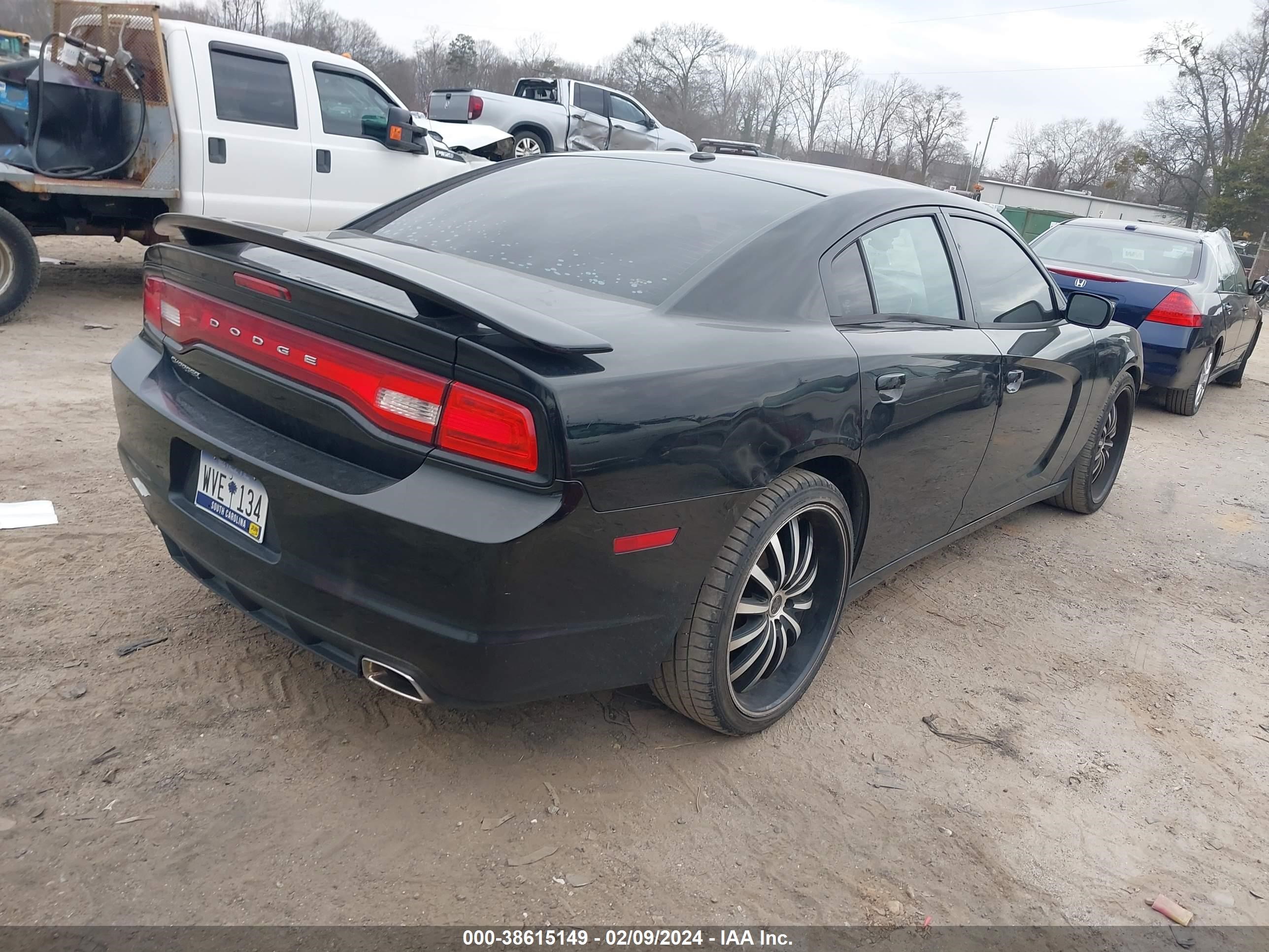 Photo 3 VIN: 2C3CDXBG3CH271241 - DODGE CHARGER 