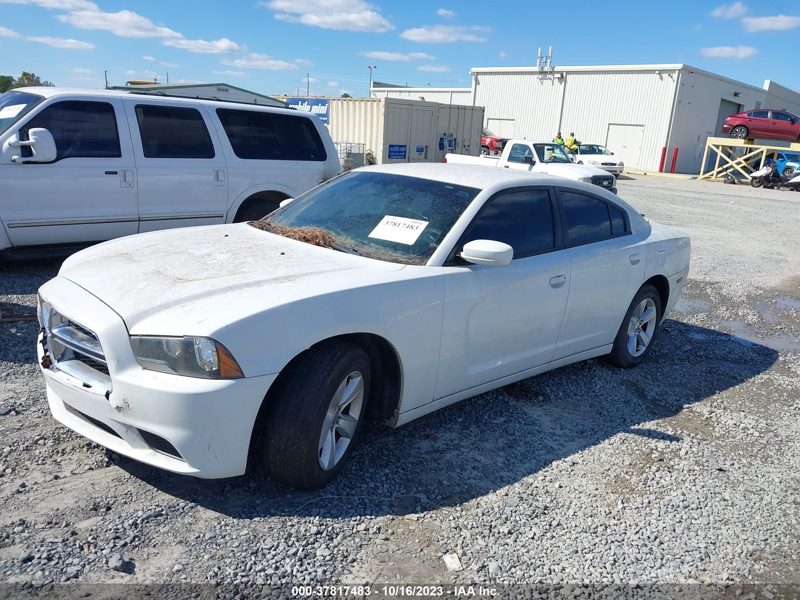 Photo 2 VIN: 2C3CDXBG3EH198164 - DODGE CHARGER 