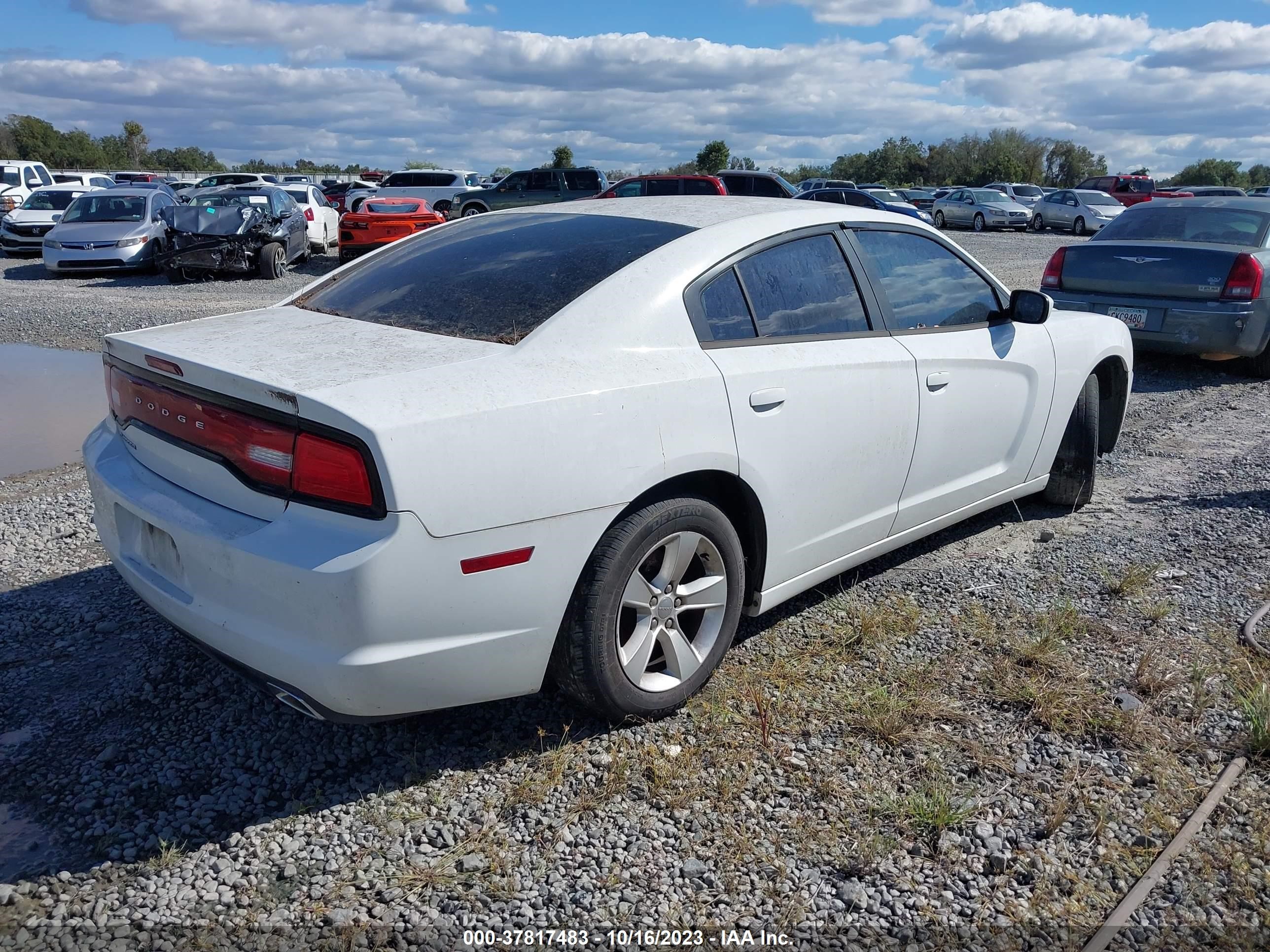 Photo 4 VIN: 2C3CDXBG3EH198164 - DODGE CHARGER 