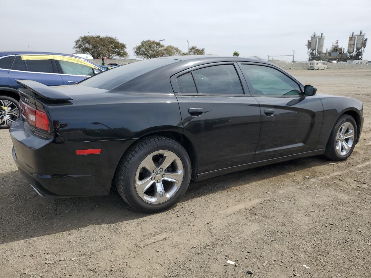 Photo 2 VIN: 2C3CDXBG3EH262753 - DODGE CHARGER 