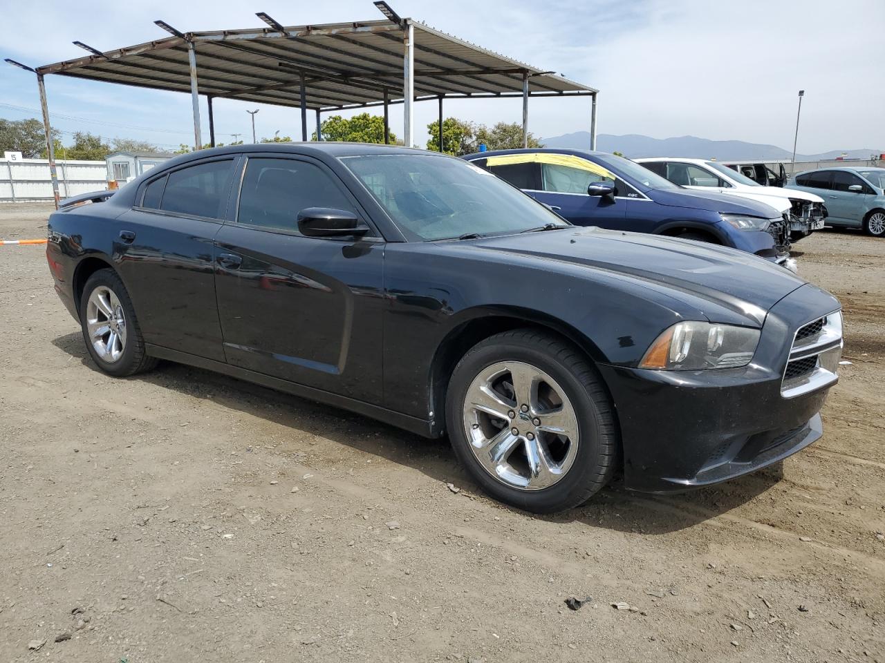 Photo 3 VIN: 2C3CDXBG3EH262753 - DODGE CHARGER 