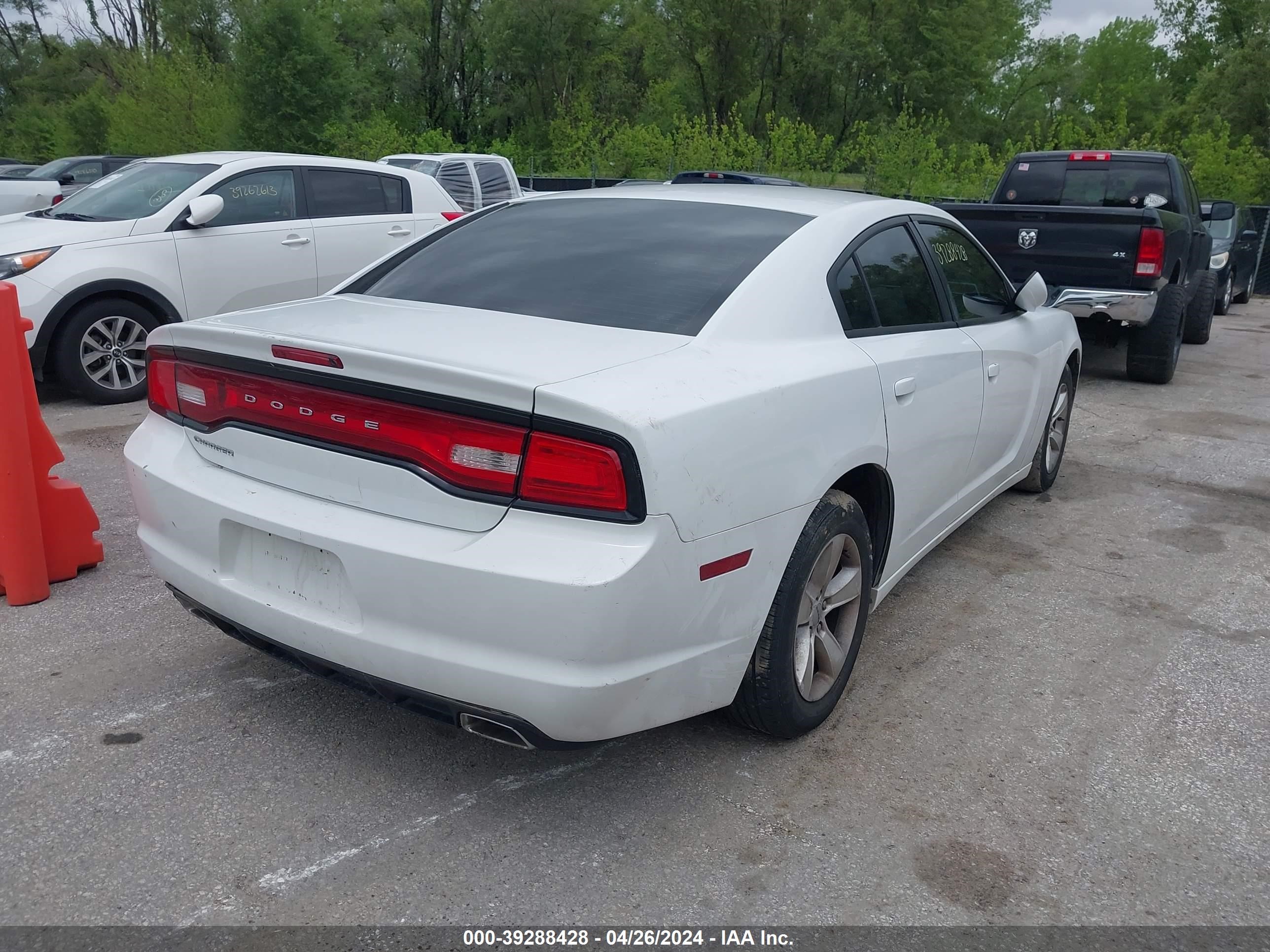 Photo 3 VIN: 2C3CDXBG3EH307822 - DODGE CHARGER 