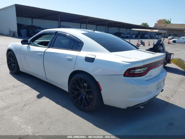 Photo 2 VIN: 2C3CDXBG3FH879698 - DODGE CHARGER 