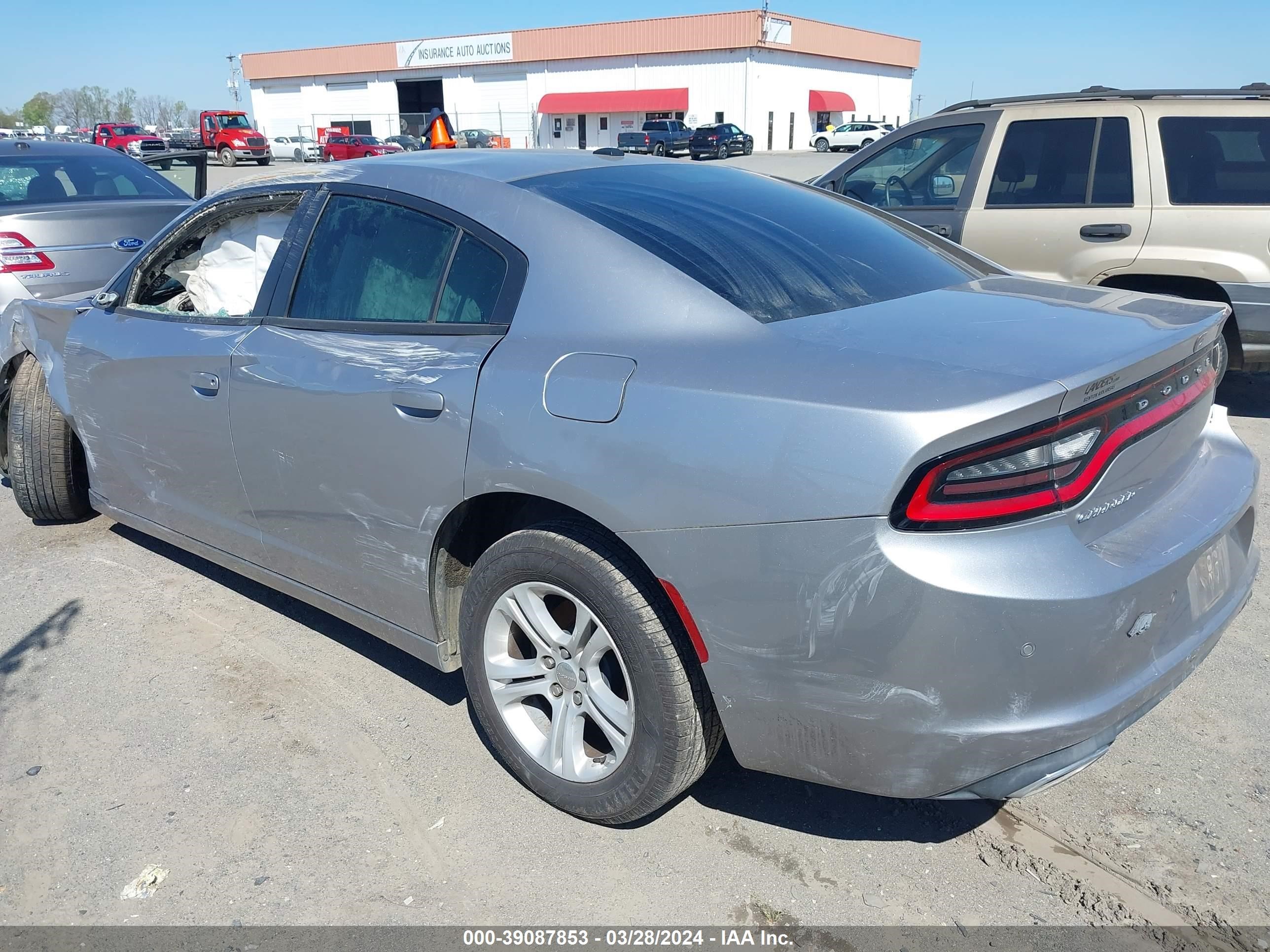 Photo 12 VIN: 2C3CDXBG3JH173419 - DODGE CHARGER 