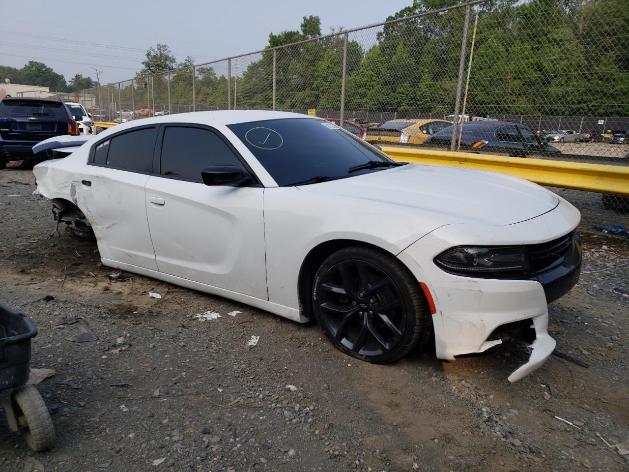 Photo 3 VIN: 2C3CDXBG3KH614791 - DODGE CHARGER 