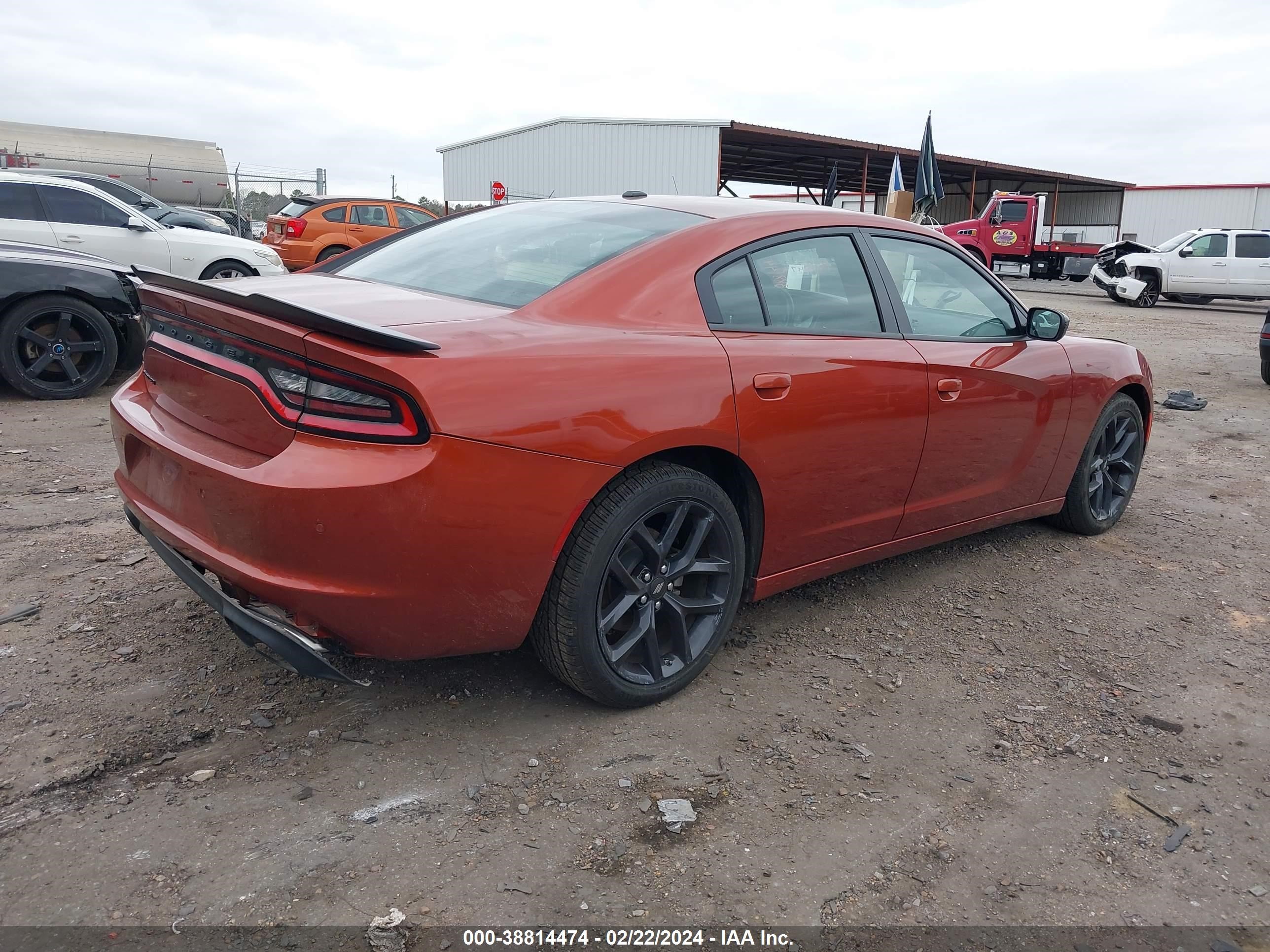 Photo 3 VIN: 2C3CDXBG3NH246388 - DODGE CHARGER 