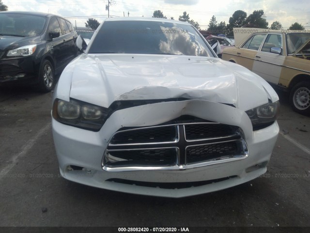 Photo 5 VIN: 2C3CDXBG4DH686067 - DODGE CHARGER 