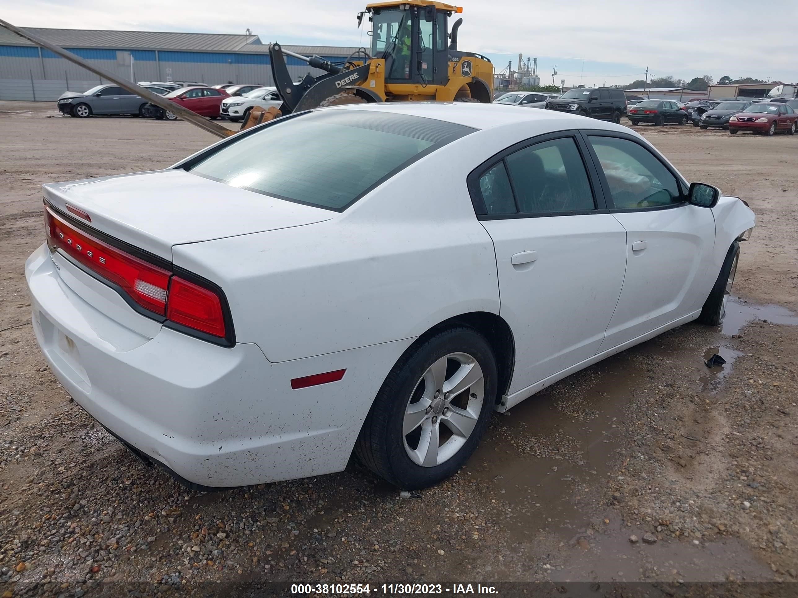 Photo 3 VIN: 2C3CDXBG4EH129788 - DODGE CHARGER 