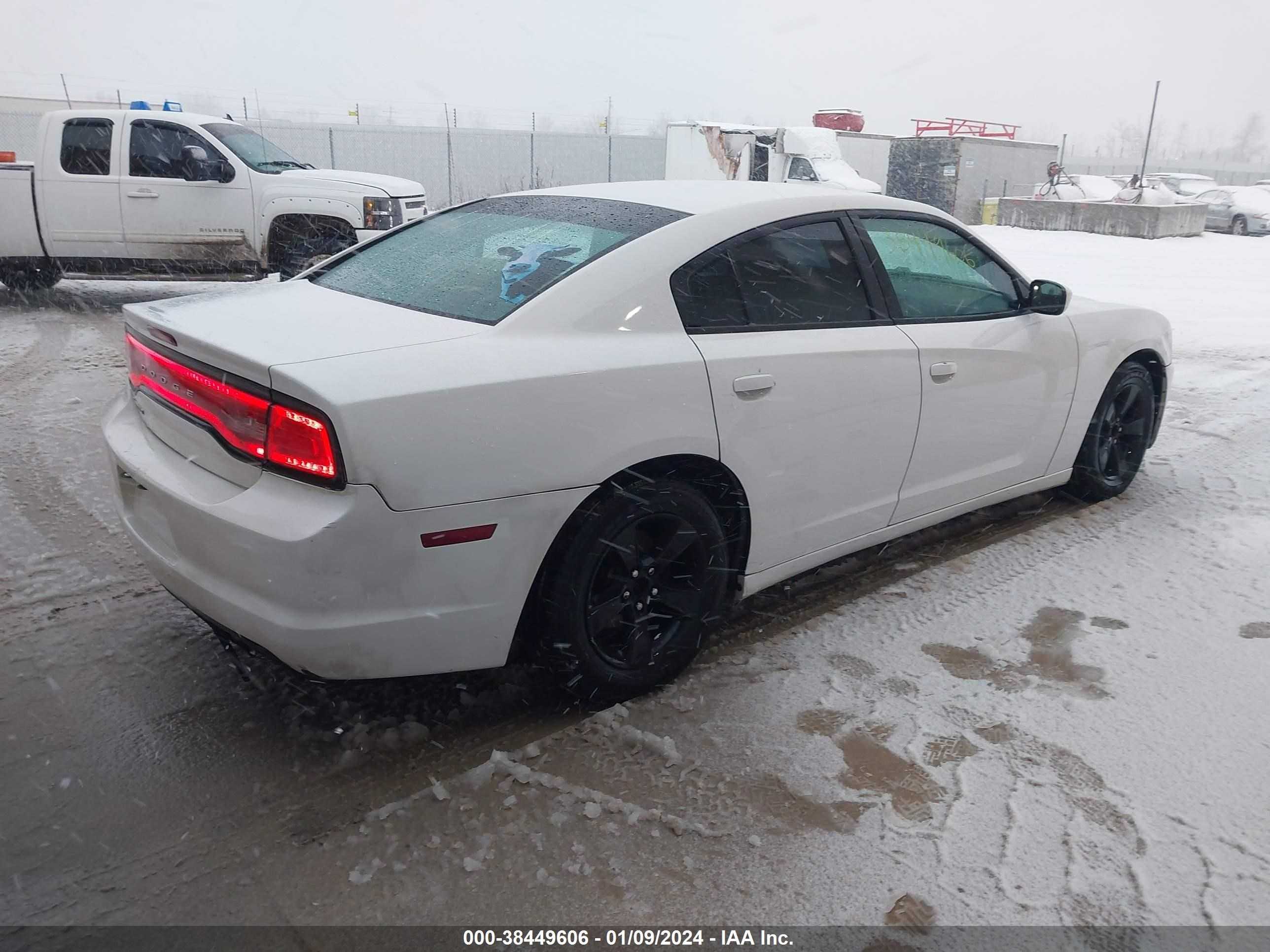 Photo 3 VIN: 2C3CDXBG4EH245265 - DODGE CHARGER 