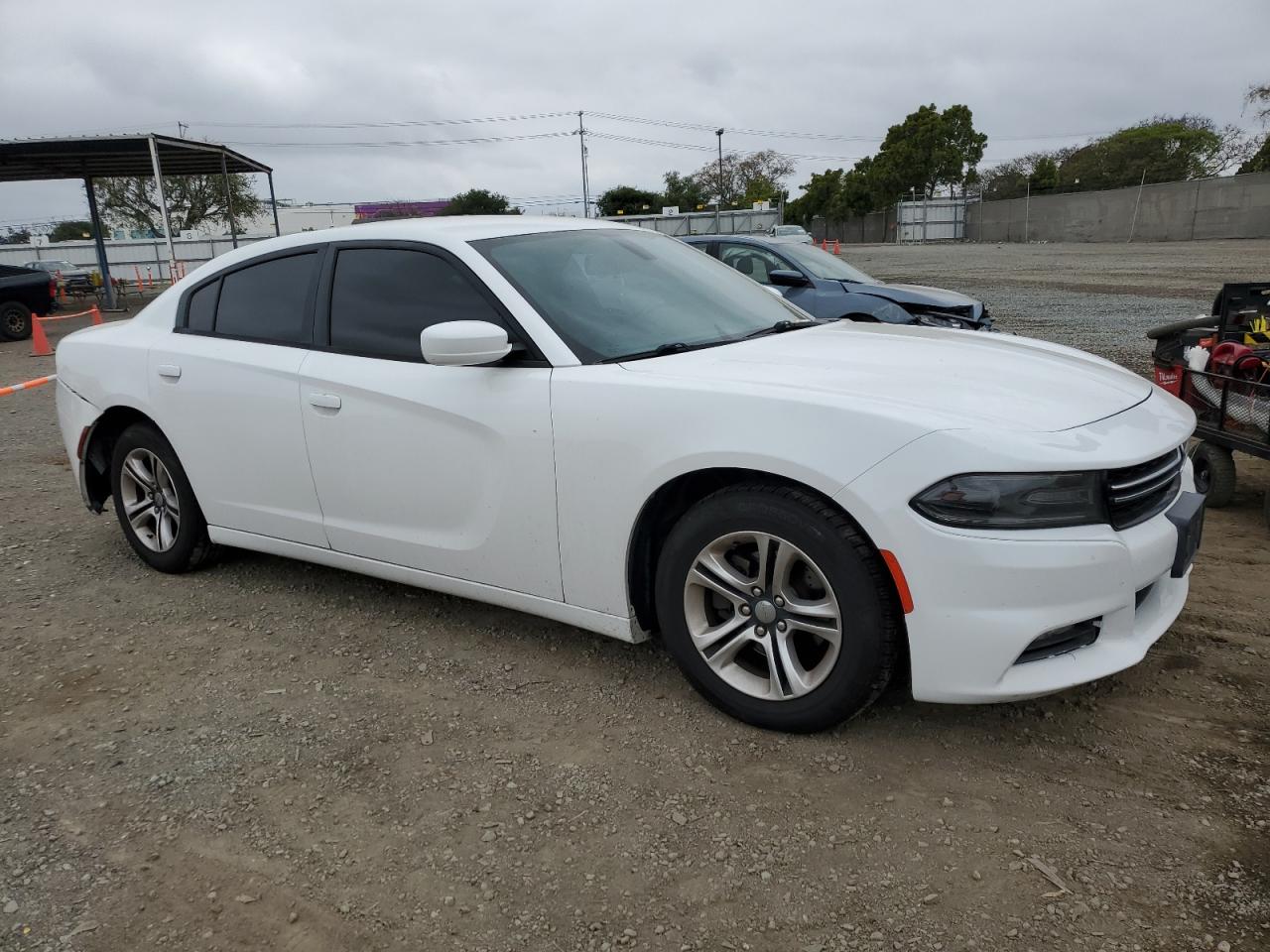 Photo 3 VIN: 2C3CDXBG4FH870900 - DODGE CHARGER 