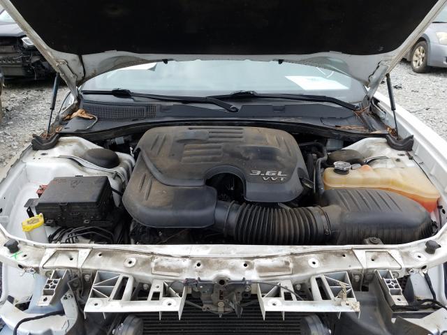 Photo 6 VIN: 2C3CDXBG4GH163569 - DODGE CHARGER SE 