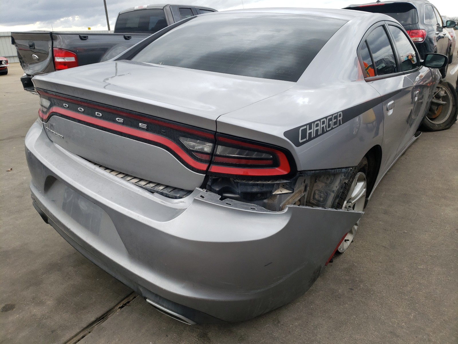 Photo 3 VIN: 2C3CDXBG4GH267768 - DODGE CHARGER 