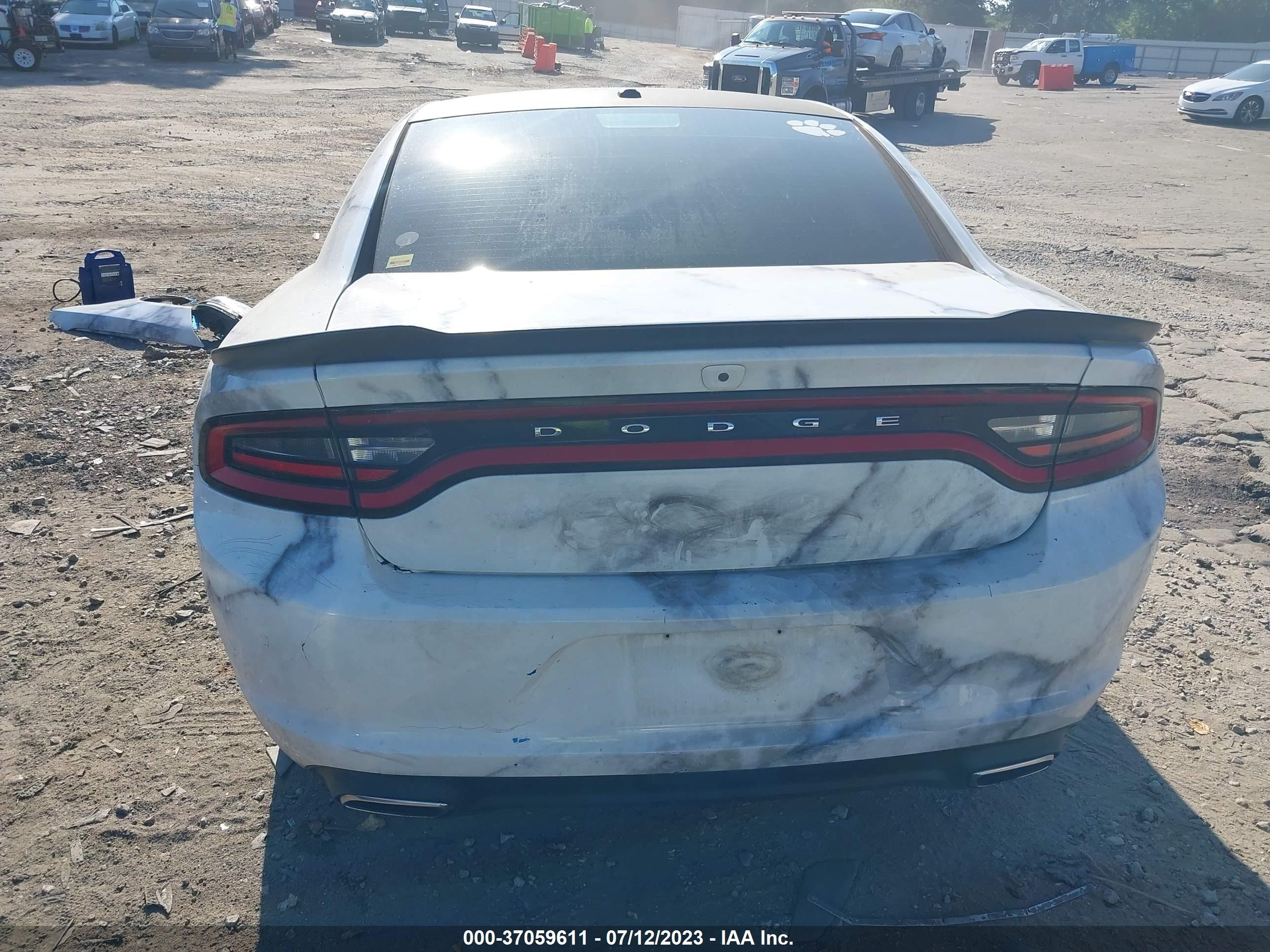 Photo 15 VIN: 2C3CDXBG4KH553421 - DODGE CHARGER 