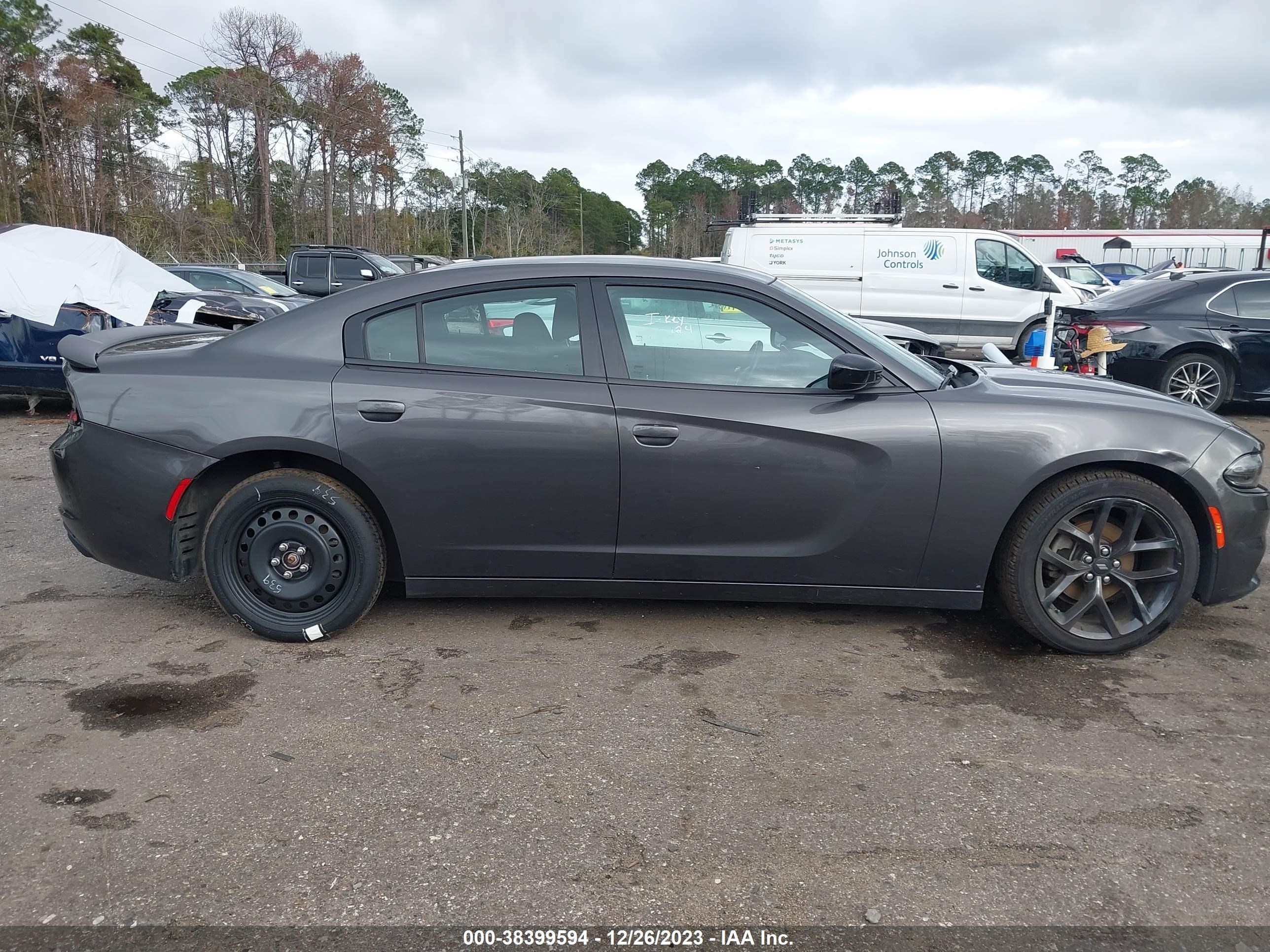 Photo 13 VIN: 2C3CDXBG4NH120170 - DODGE CHARGER 