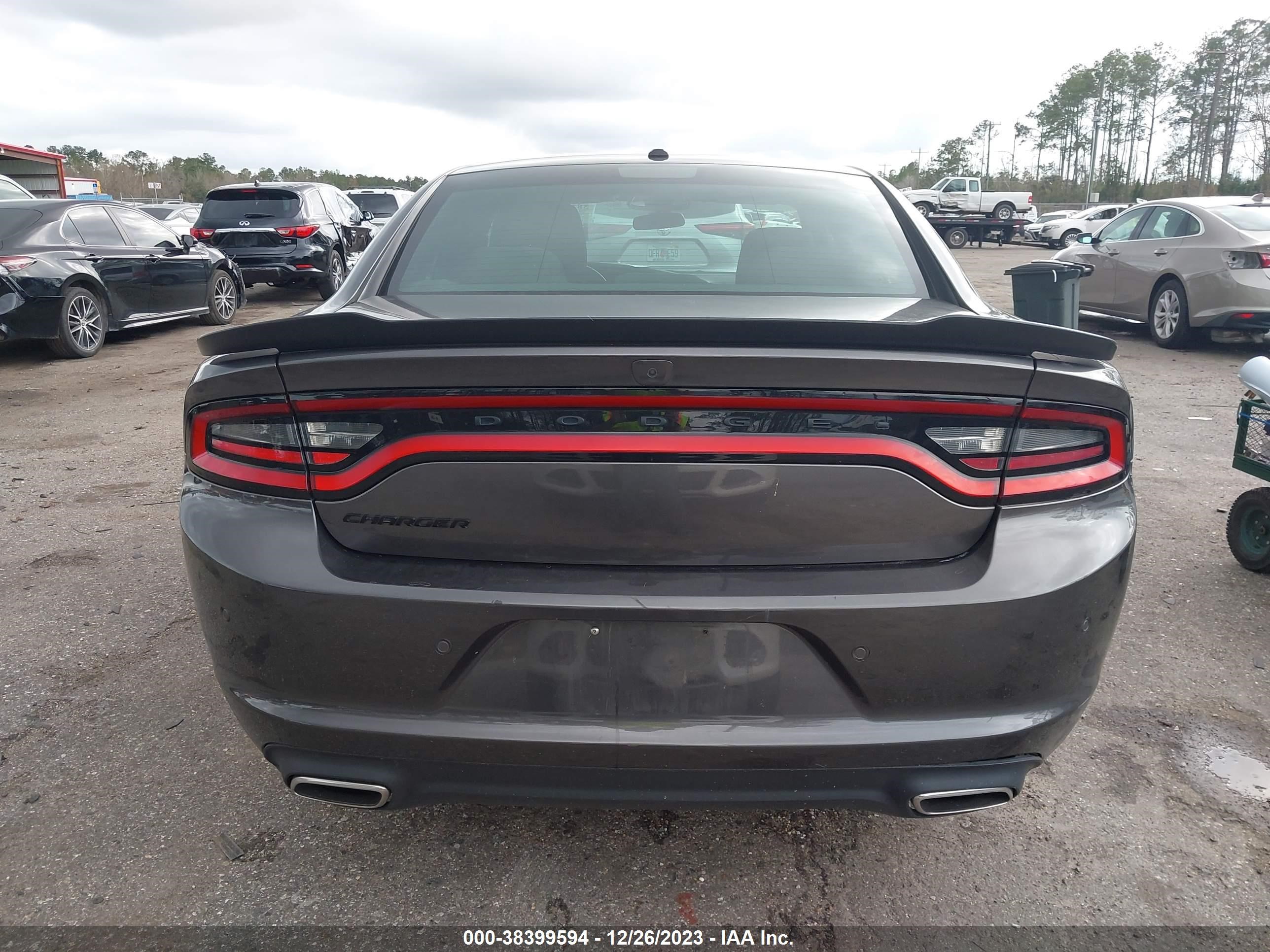 Photo 16 VIN: 2C3CDXBG4NH120170 - DODGE CHARGER 