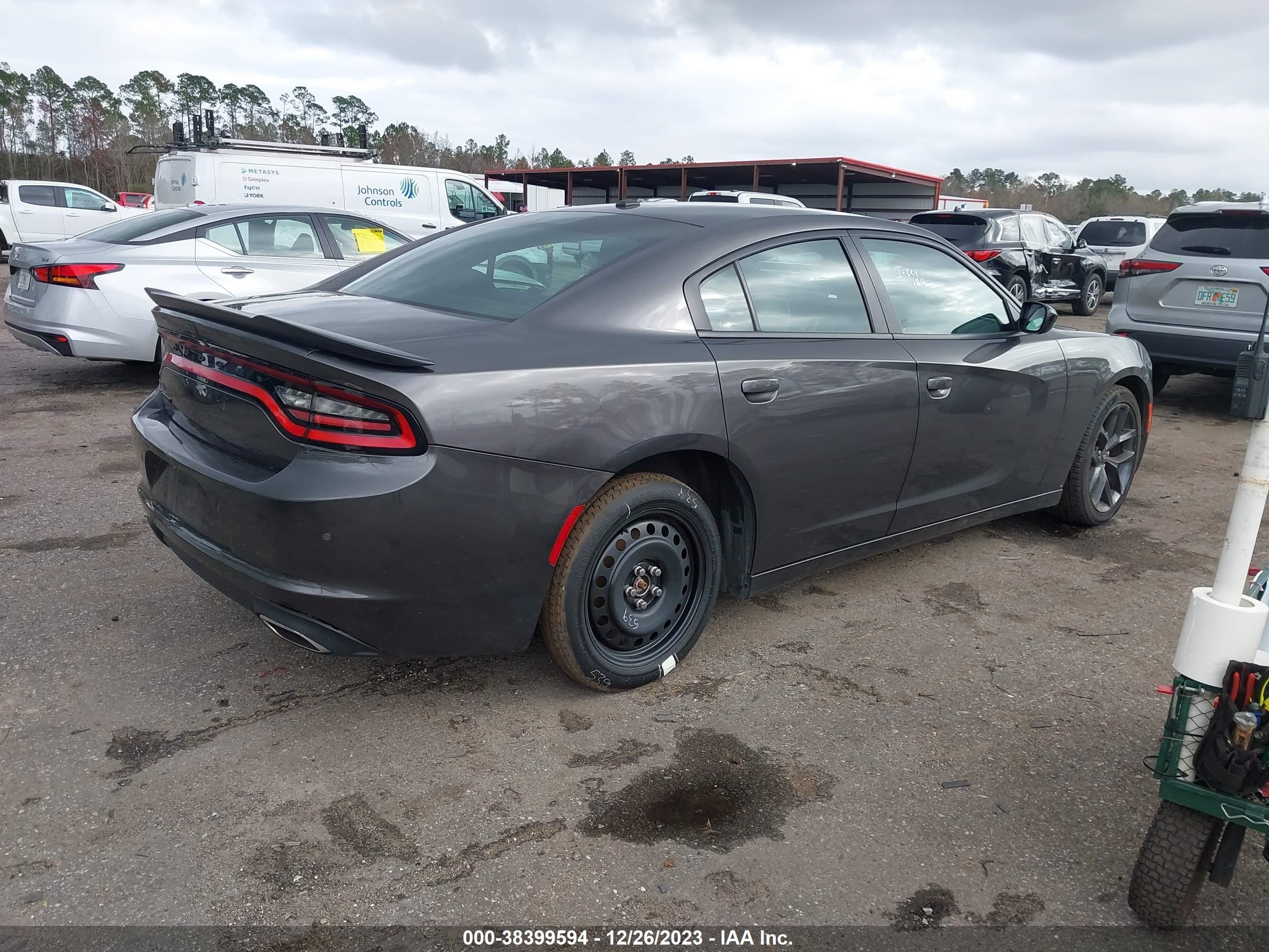 Photo 3 VIN: 2C3CDXBG4NH120170 - DODGE CHARGER 