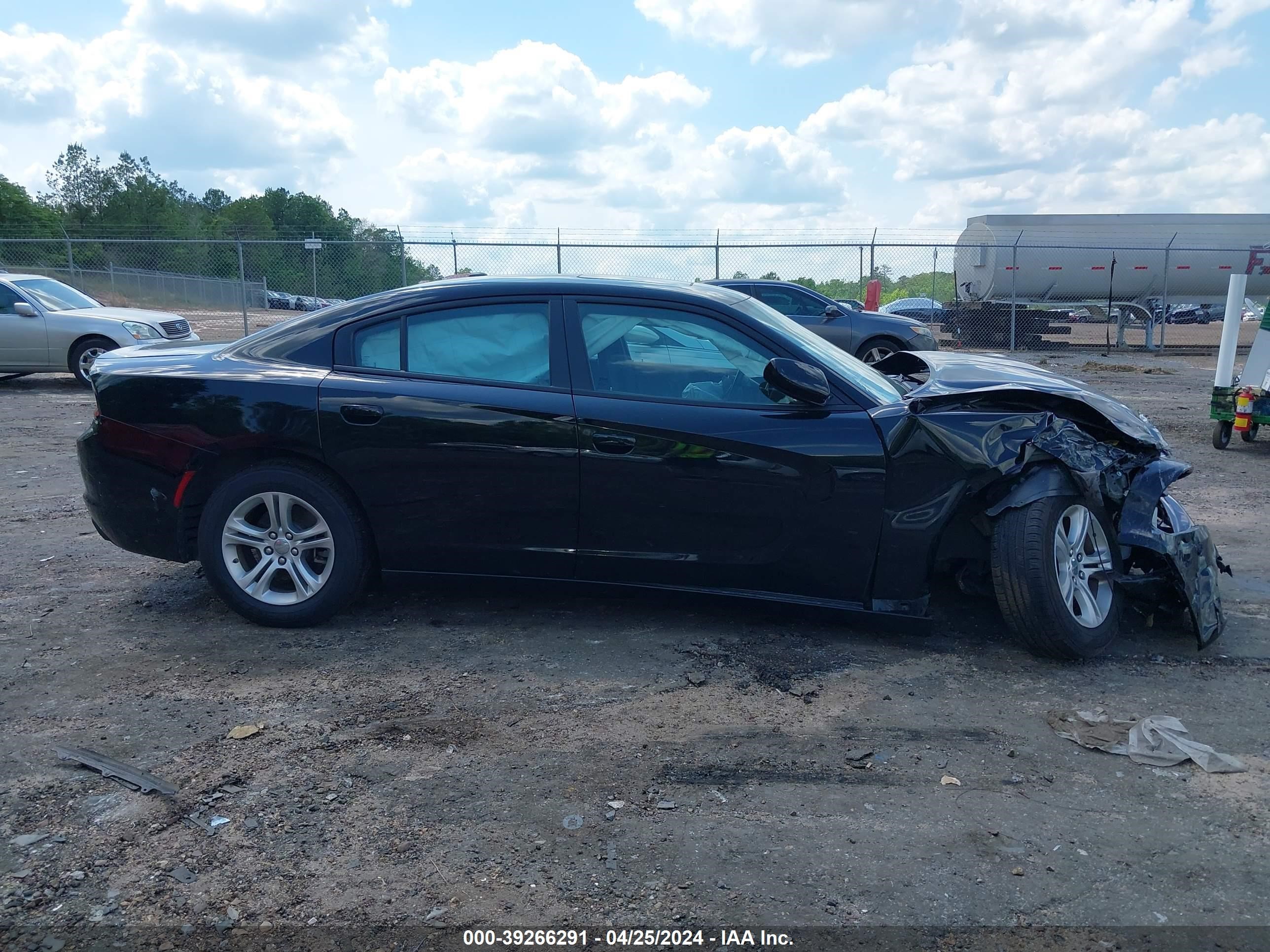 Photo 13 VIN: 2C3CDXBG4NH197430 - DODGE CHARGER 