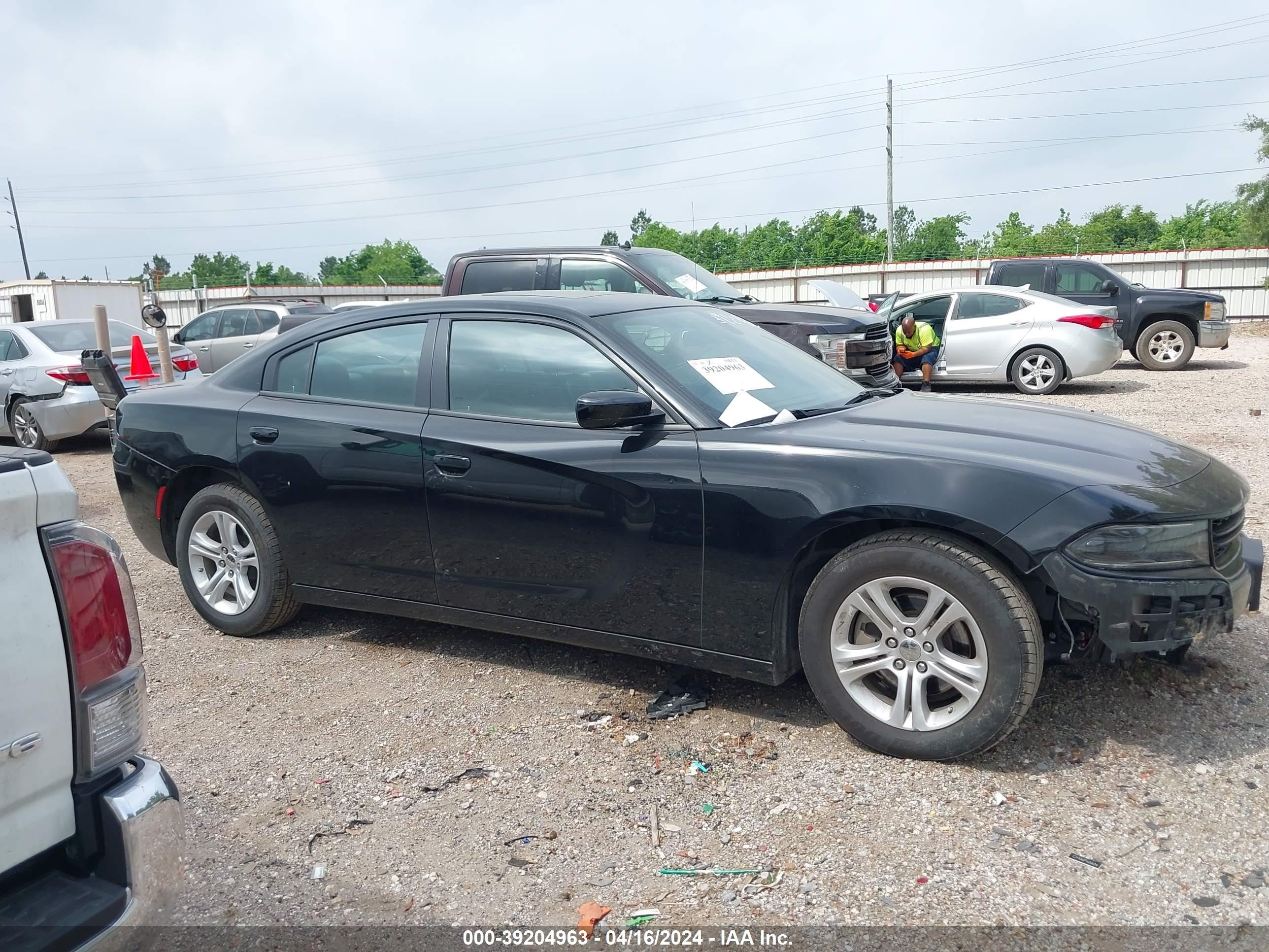 Photo 13 VIN: 2C3CDXBG4NH201539 - DODGE CHARGER 