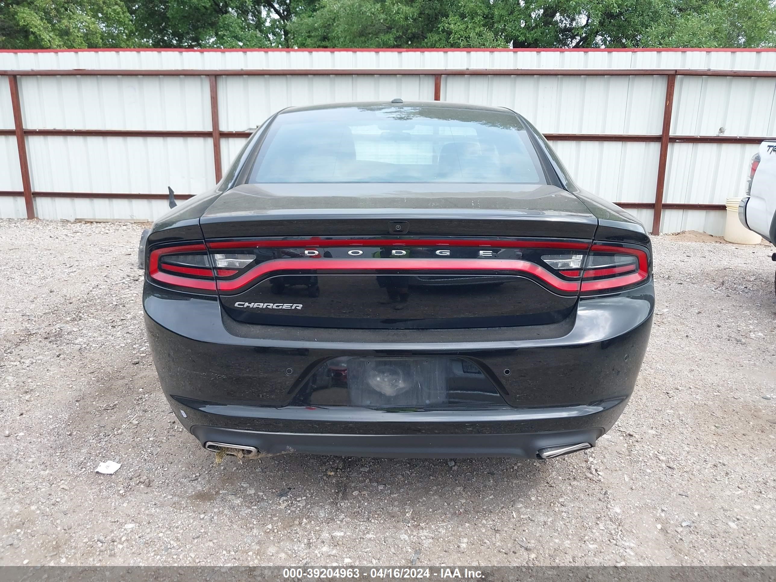 Photo 16 VIN: 2C3CDXBG4NH201539 - DODGE CHARGER 