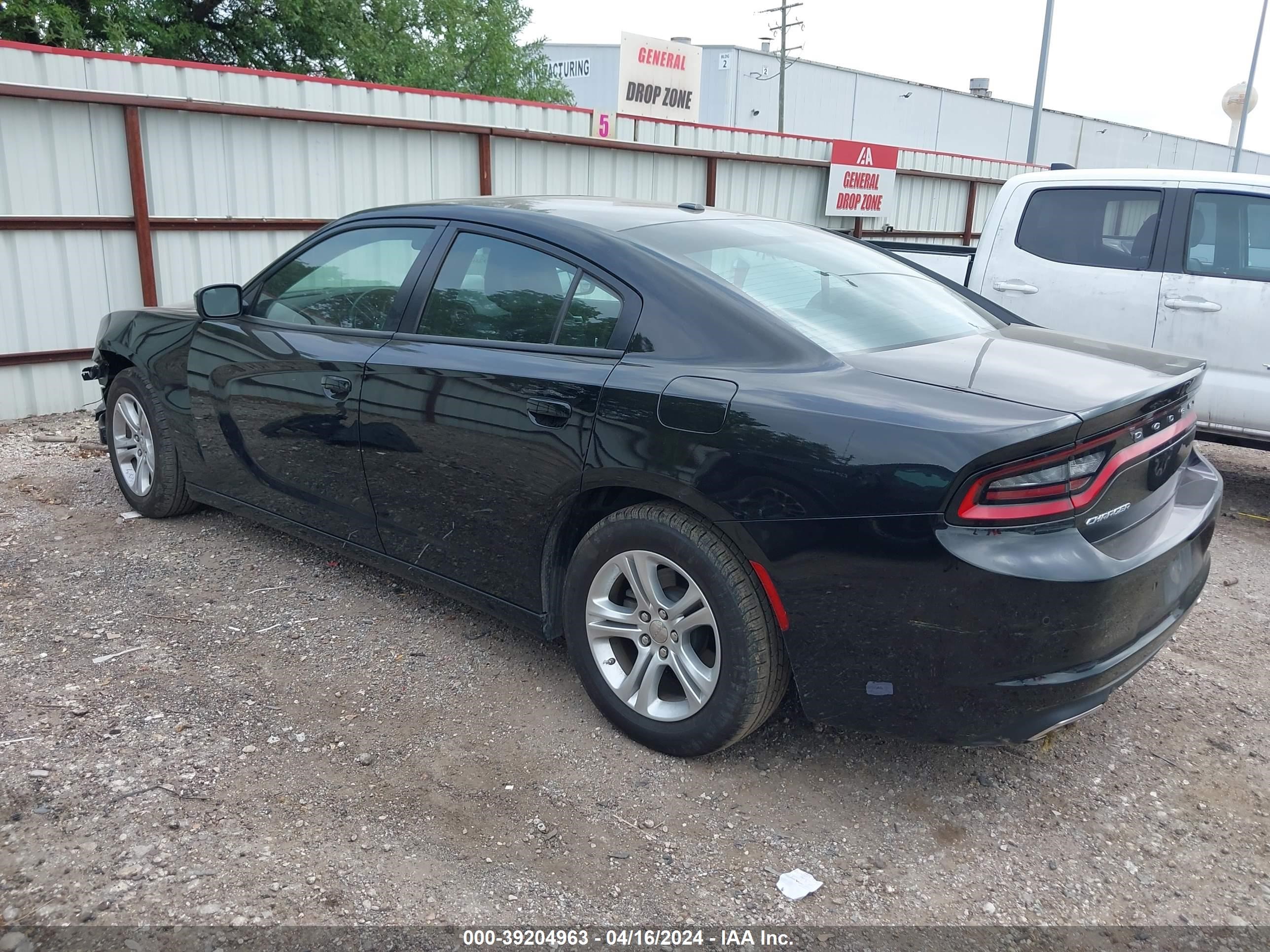 Photo 2 VIN: 2C3CDXBG4NH201539 - DODGE CHARGER 