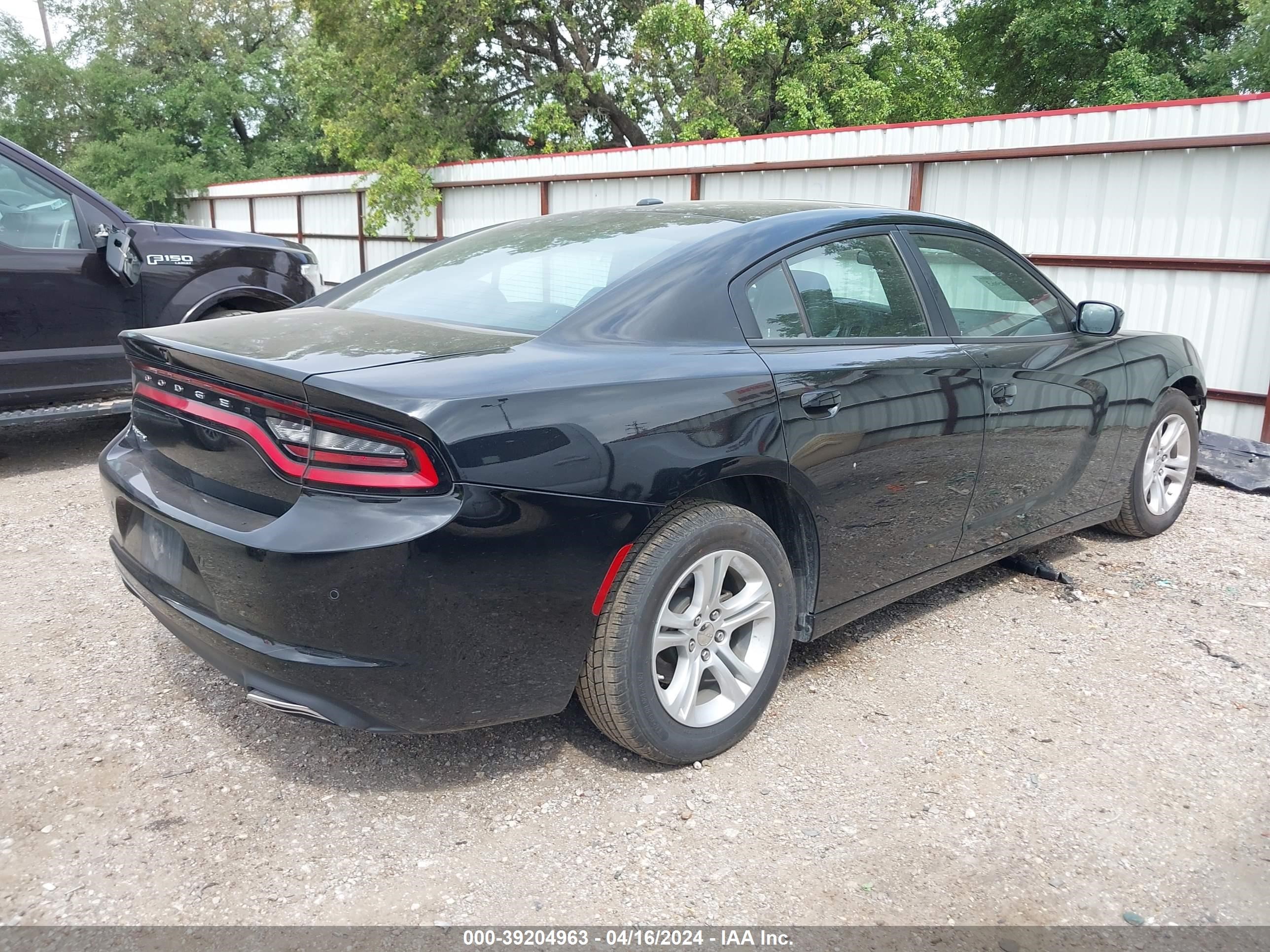 Photo 3 VIN: 2C3CDXBG4NH201539 - DODGE CHARGER 