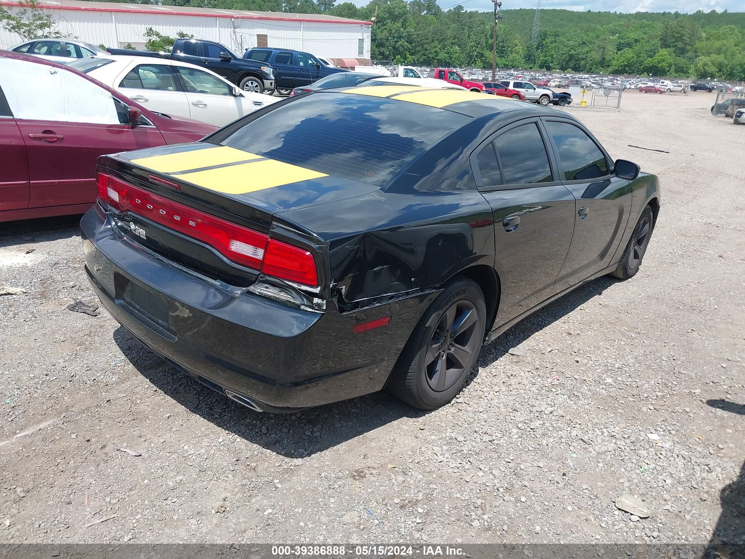 Photo 3 VIN: 2C3CDXBG5EH226160 - DODGE CHARGER 