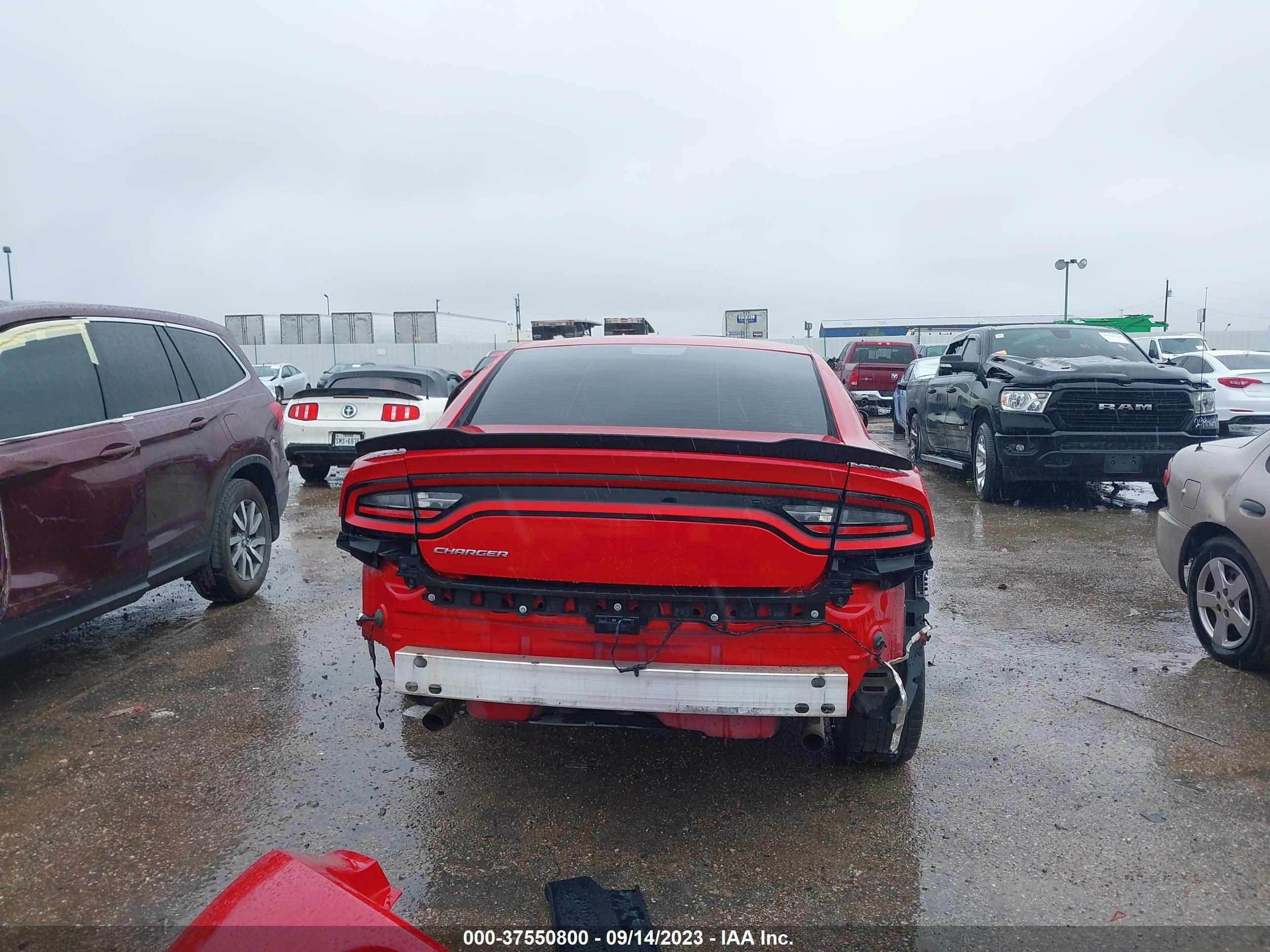 Photo 15 VIN: 2C3CDXBG5FH844693 - DODGE CHARGER 