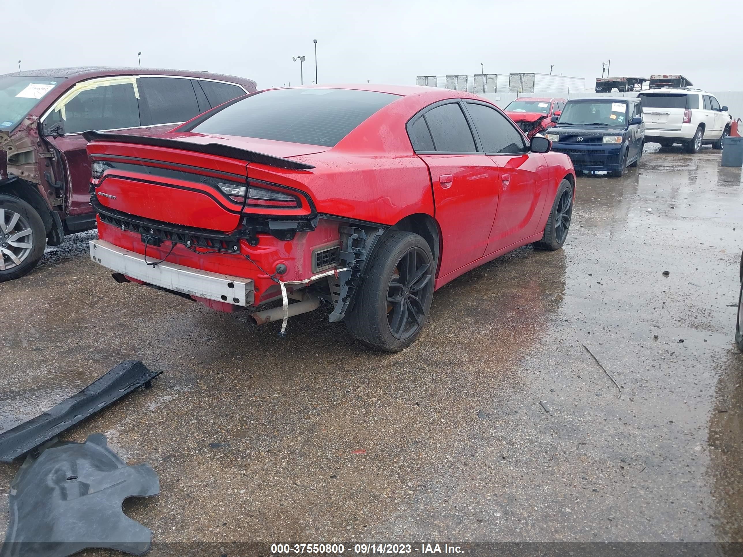 Photo 3 VIN: 2C3CDXBG5FH844693 - DODGE CHARGER 