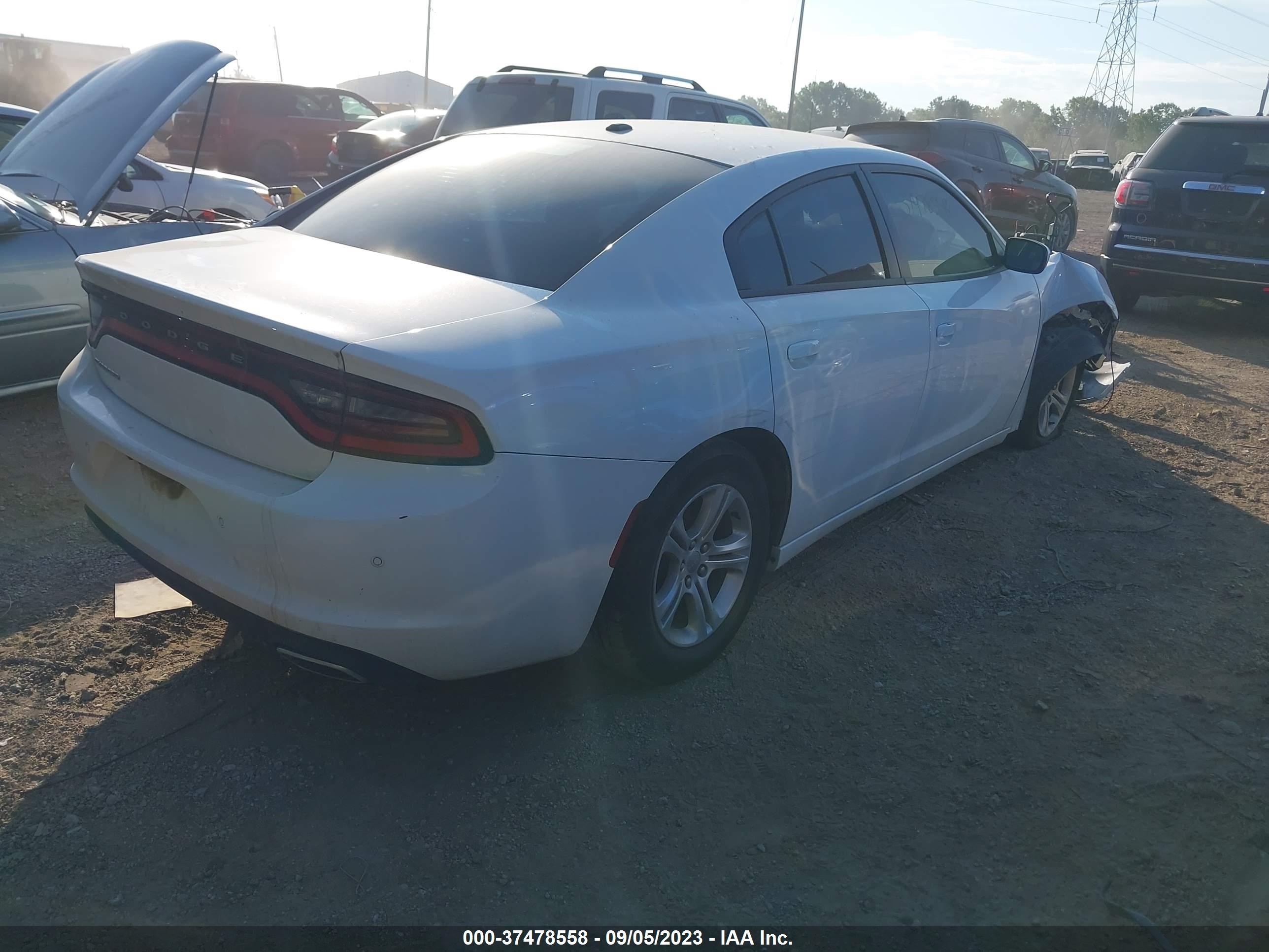 Photo 3 VIN: 2C3CDXBG5GH328349 - DODGE CHARGER 