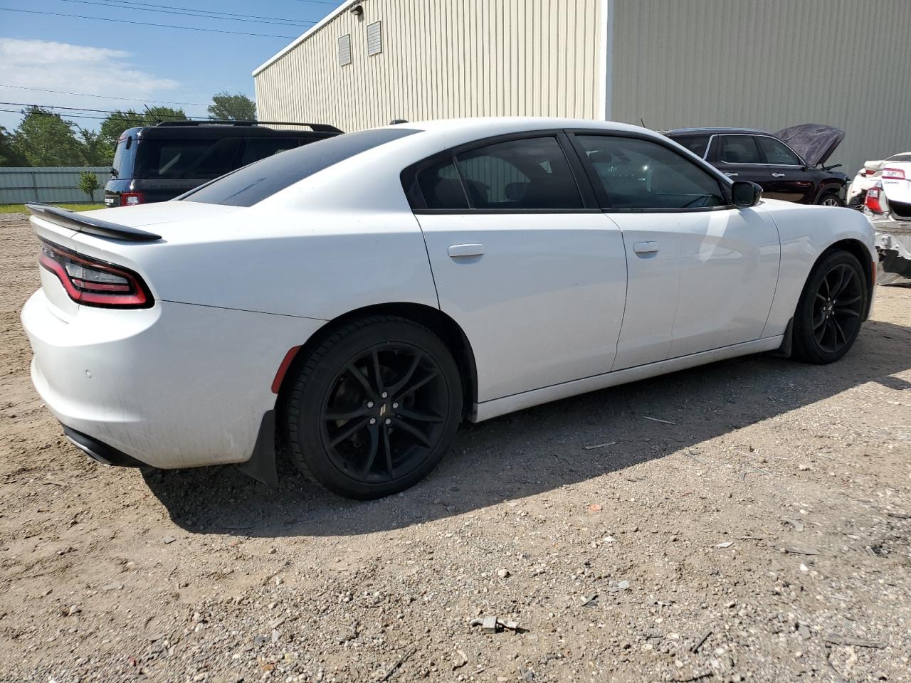 Photo 2 VIN: 2C3CDXBG5JH307394 - DODGE CHARGER 