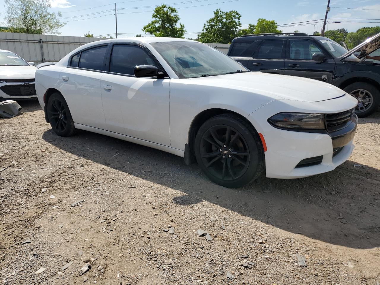 Photo 3 VIN: 2C3CDXBG5JH307394 - DODGE CHARGER 