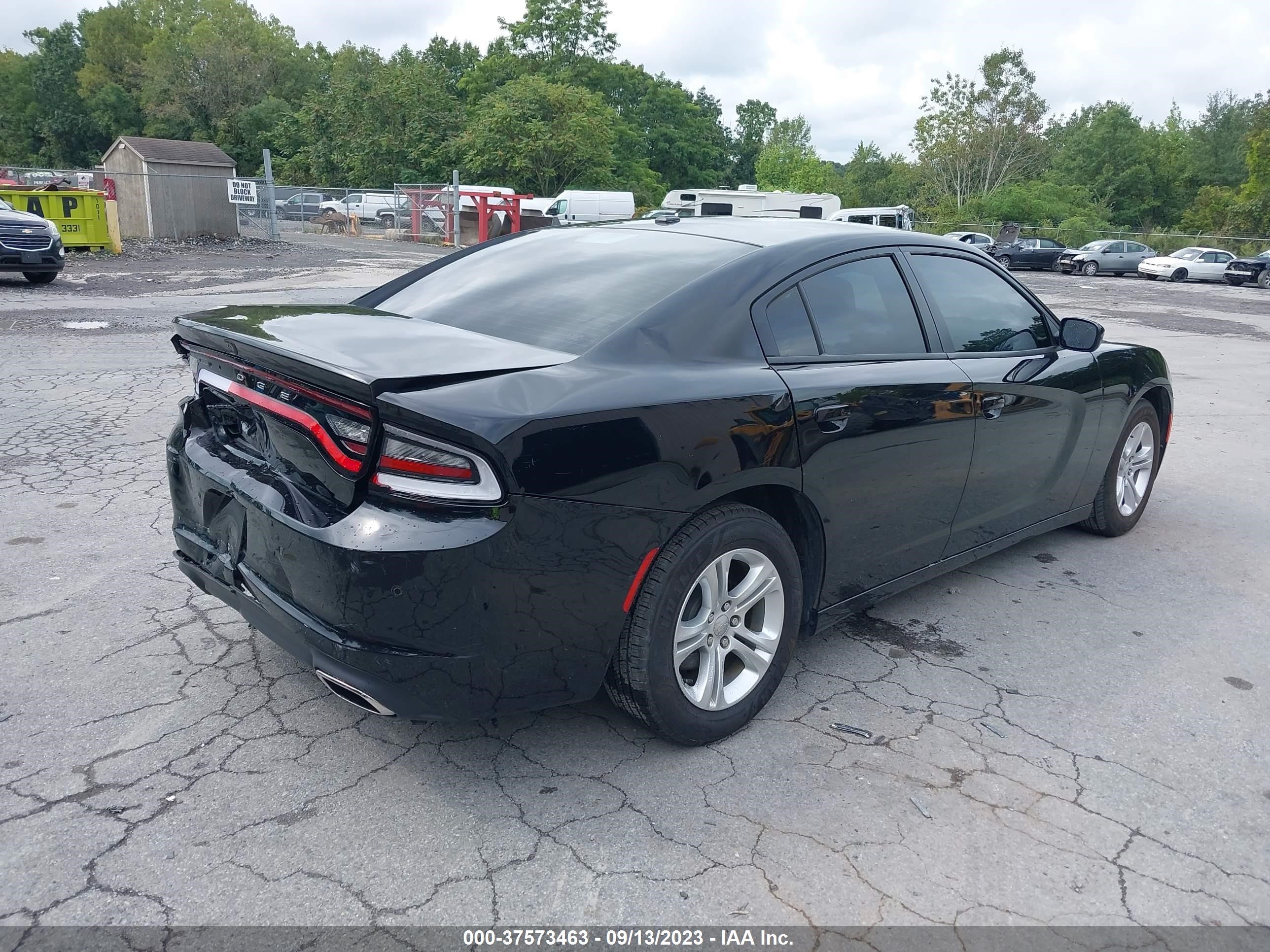 Photo 3 VIN: 2C3CDXBG5LH165776 - DODGE CHARGER 