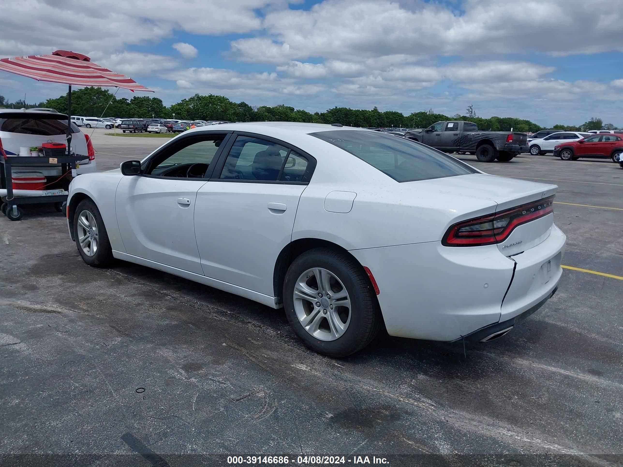 Photo 2 VIN: 2C3CDXBG5NH197307 - DODGE CHARGER 