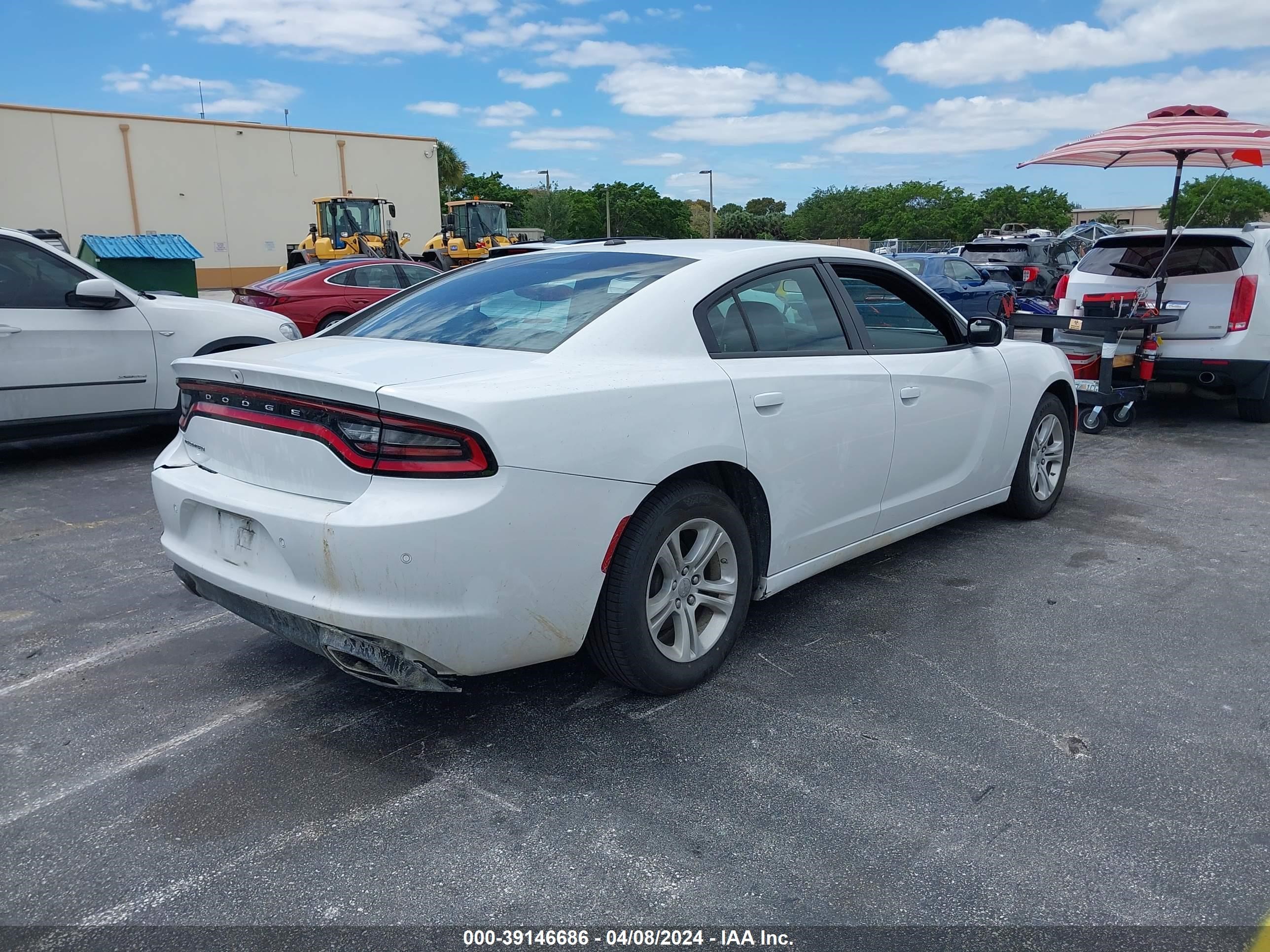 Photo 3 VIN: 2C3CDXBG5NH197307 - DODGE CHARGER 