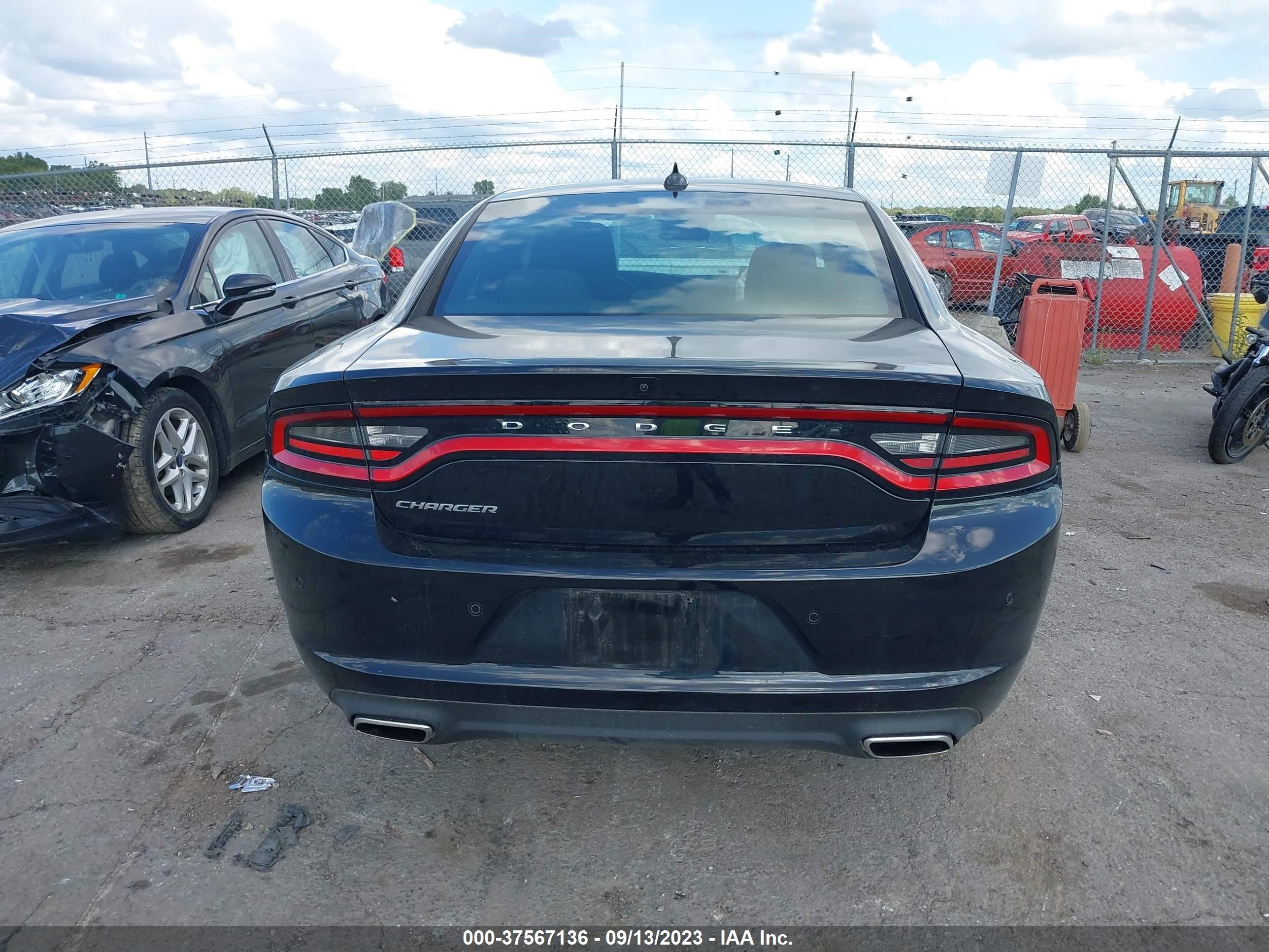 Photo 15 VIN: 2C3CDXBG5PH568436 - DODGE CHARGER 