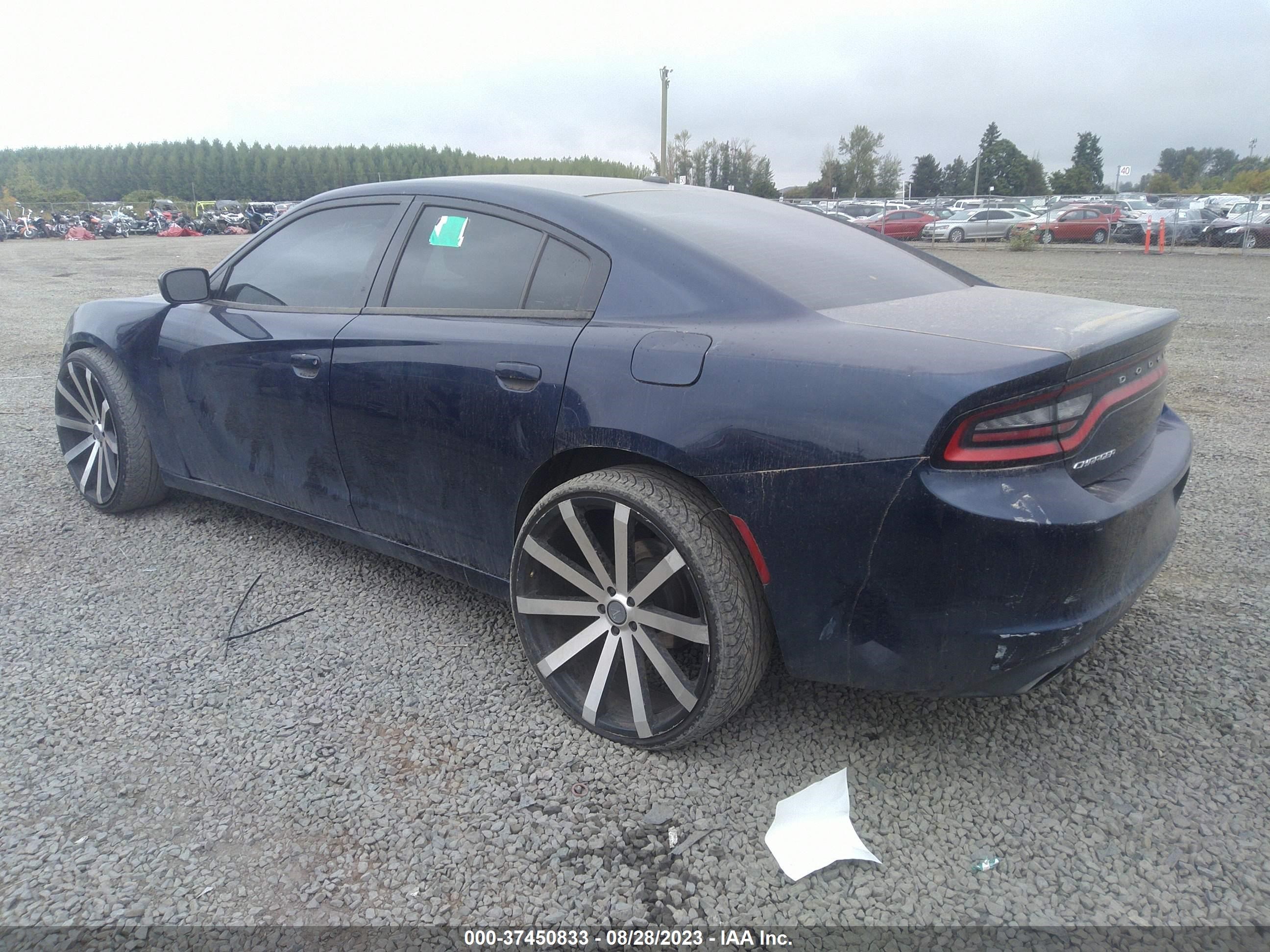 Photo 2 VIN: 2C3CDXBG6FH767901 - DODGE CHARGER 