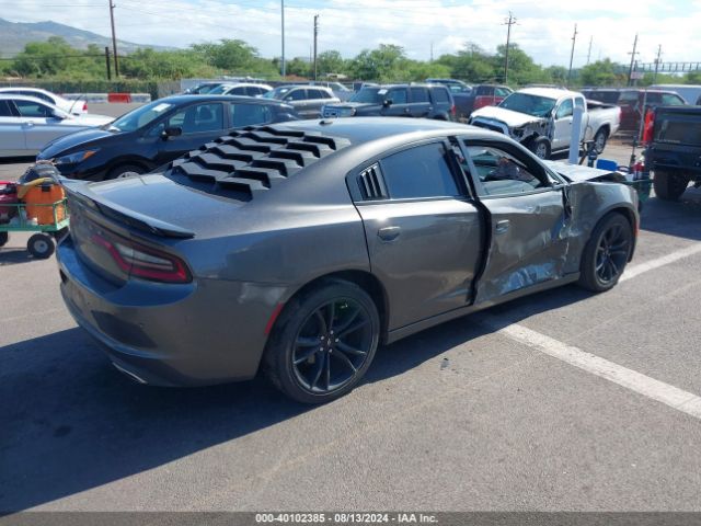 Photo 3 VIN: 2C3CDXBG6JH281002 - DODGE CHARGER 