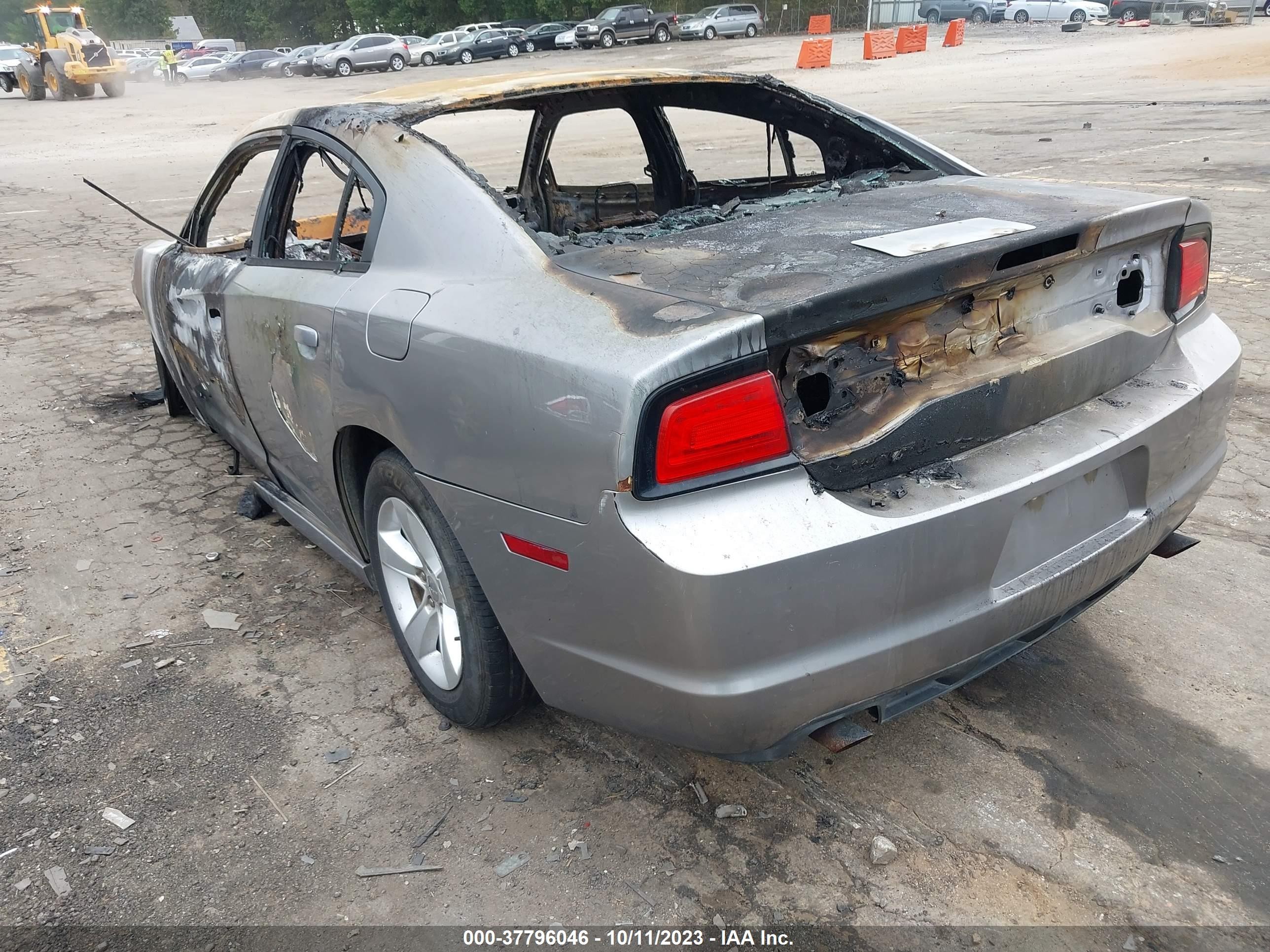 Photo 2 VIN: 2C3CDXBG7EH182114 - DODGE CHARGER 