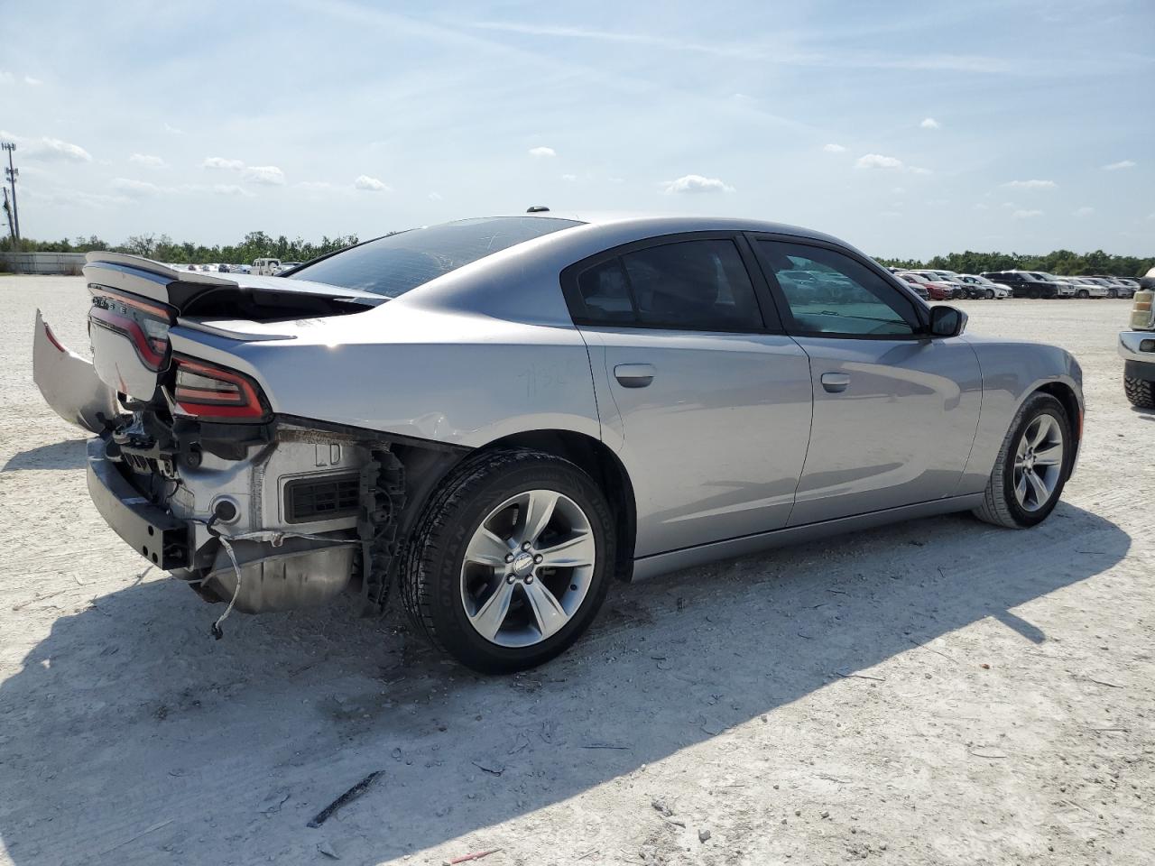 Photo 2 VIN: 2C3CDXBG7FH883995 - DODGE CHARGER 