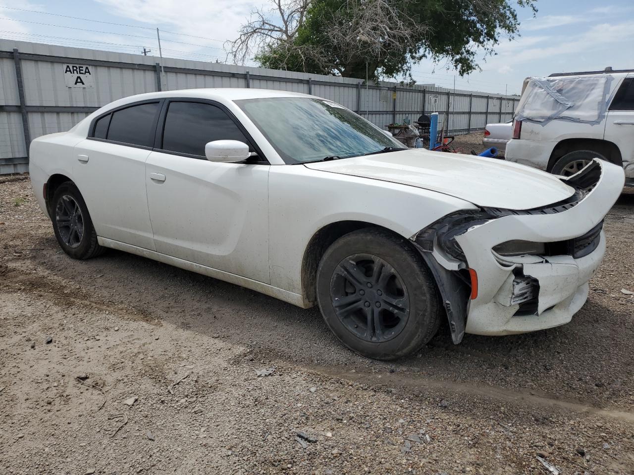 Photo 3 VIN: 2C3CDXBG7KH673035 - DODGE CHARGER 